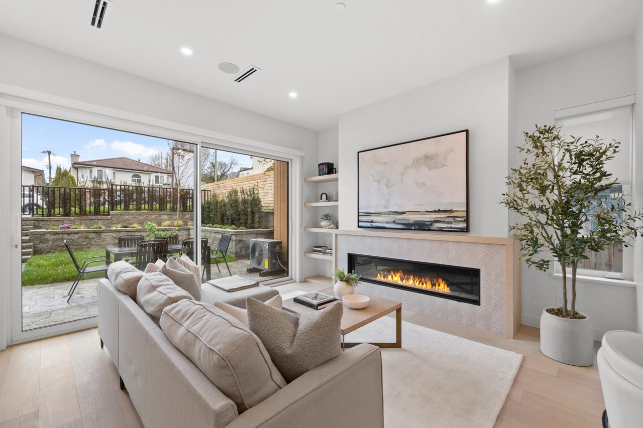 1 727 31st Avenue - MLS&reg; # R3134454