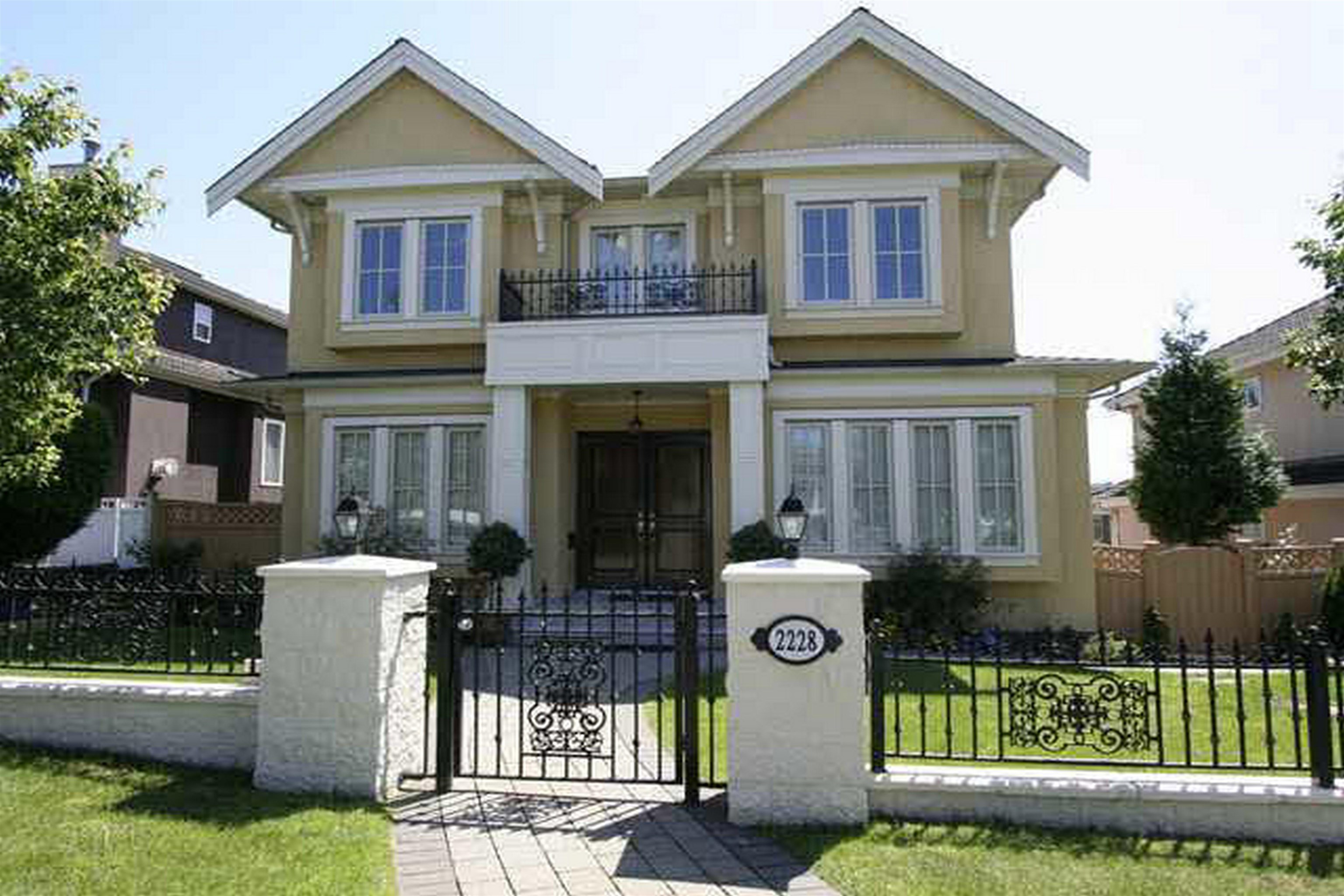  2228 22nd Avenue - MLS&reg; # R3135107