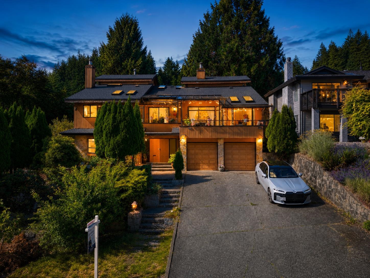  2940 Dresden Way - MLS&reg; # R3136020