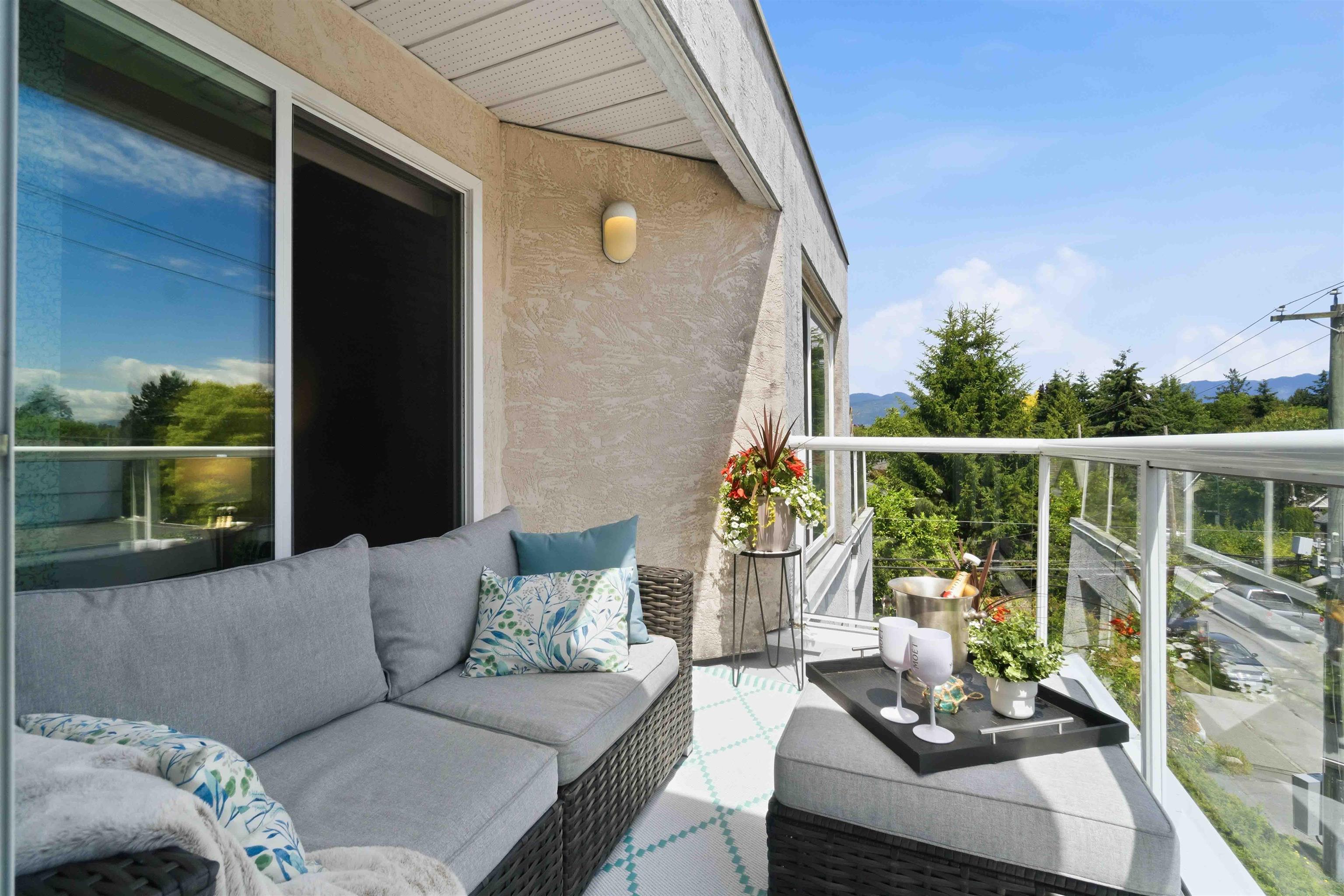 402 3505 Broadway  - MLS&reg; # R3136238