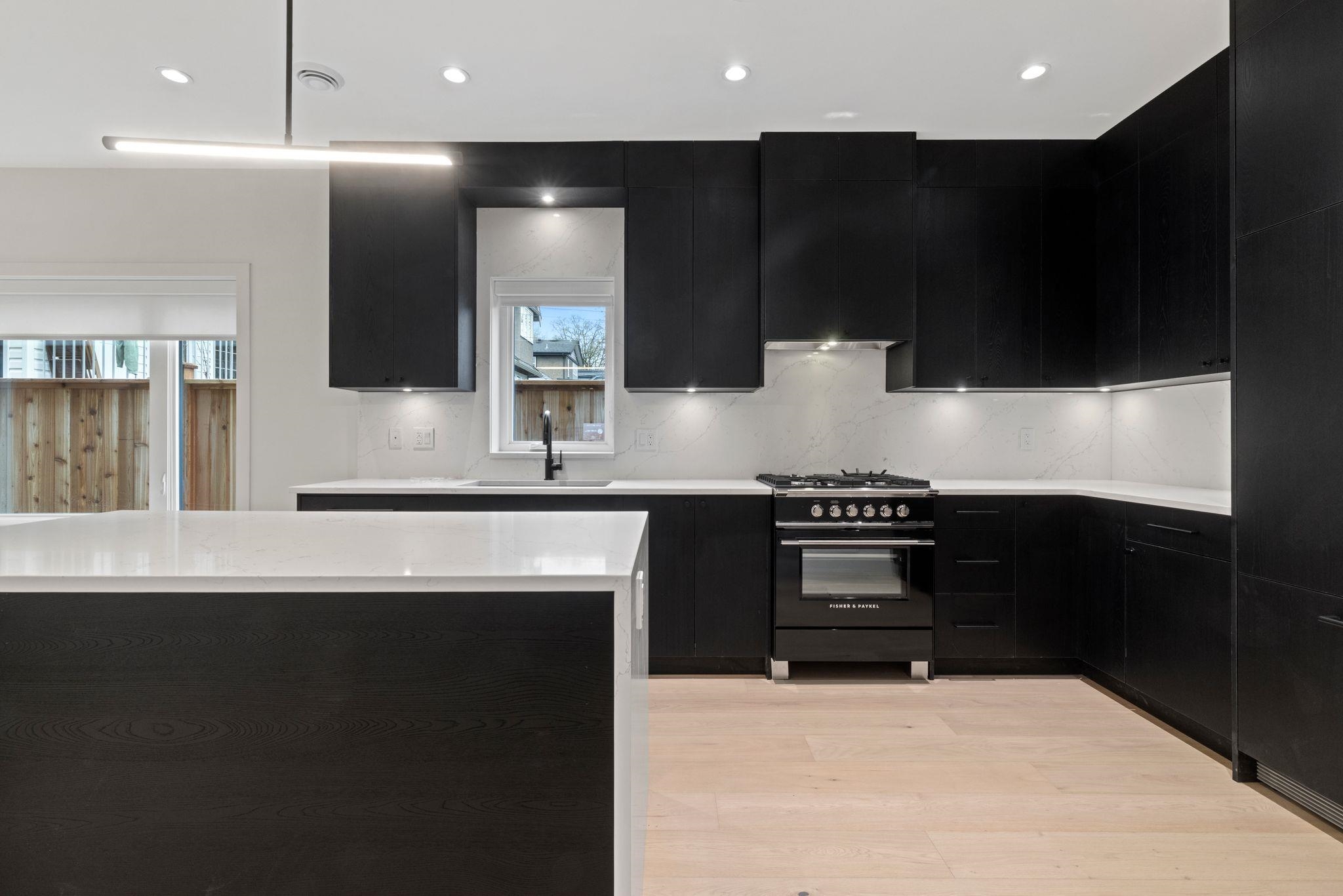 1 2539 Grant Avenue - MLS&reg; # R3136833