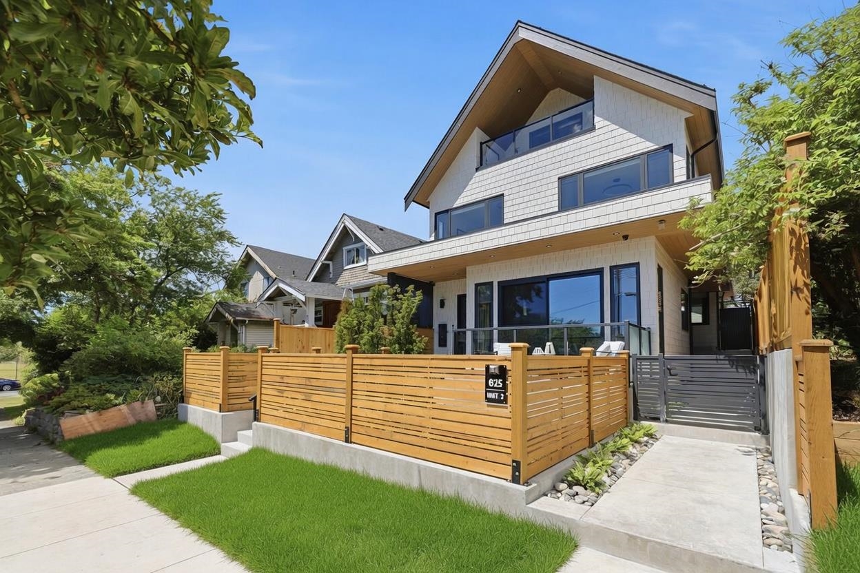1 625 24th Avenue - MLS&reg; # R3136898