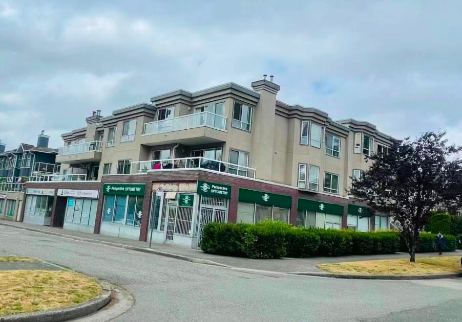 302 2288 Newport Avenue - MLS&reg; # R3137065
