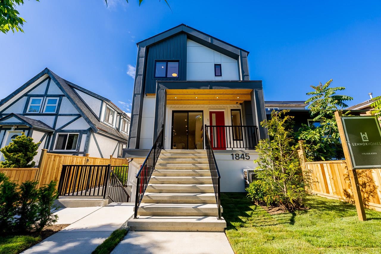 2 1845 51st Avenue - MLS&reg; # R3137315