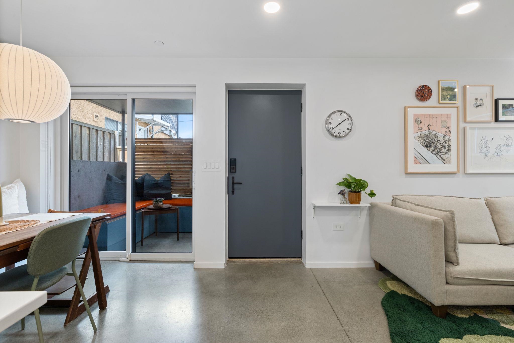  2333 Napier Street - MLS&reg; # R3137924