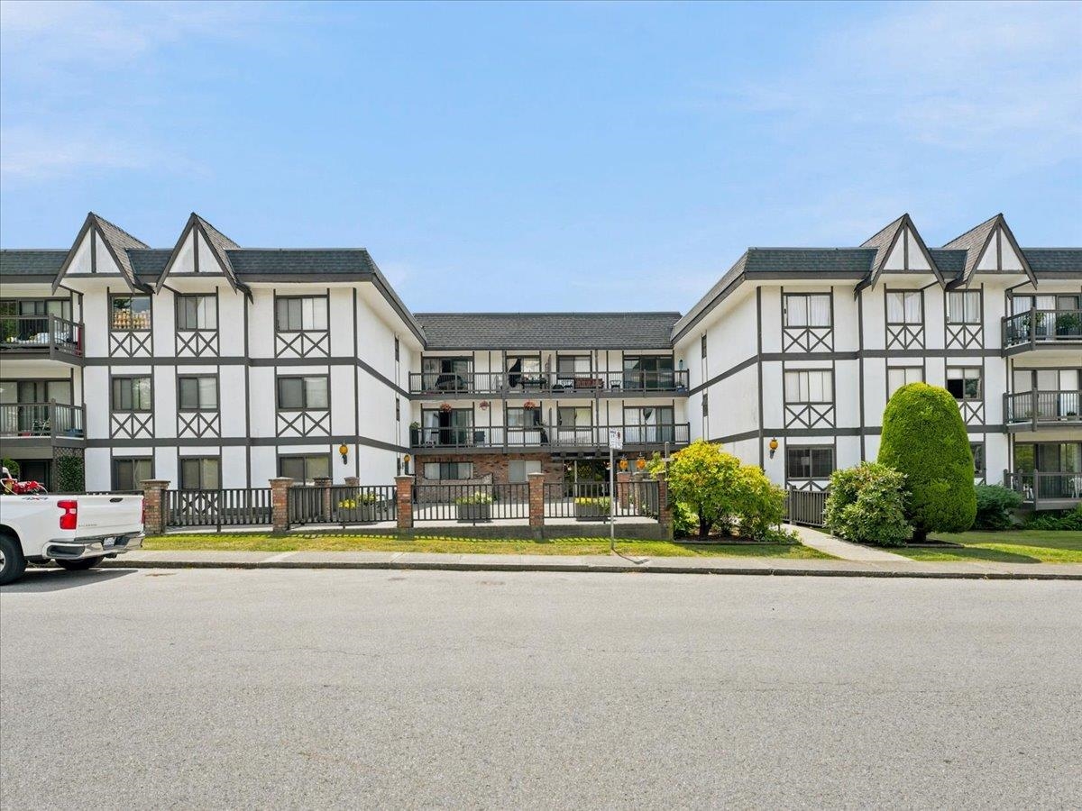 313 145 18 Street - MLS&reg; # R3138667