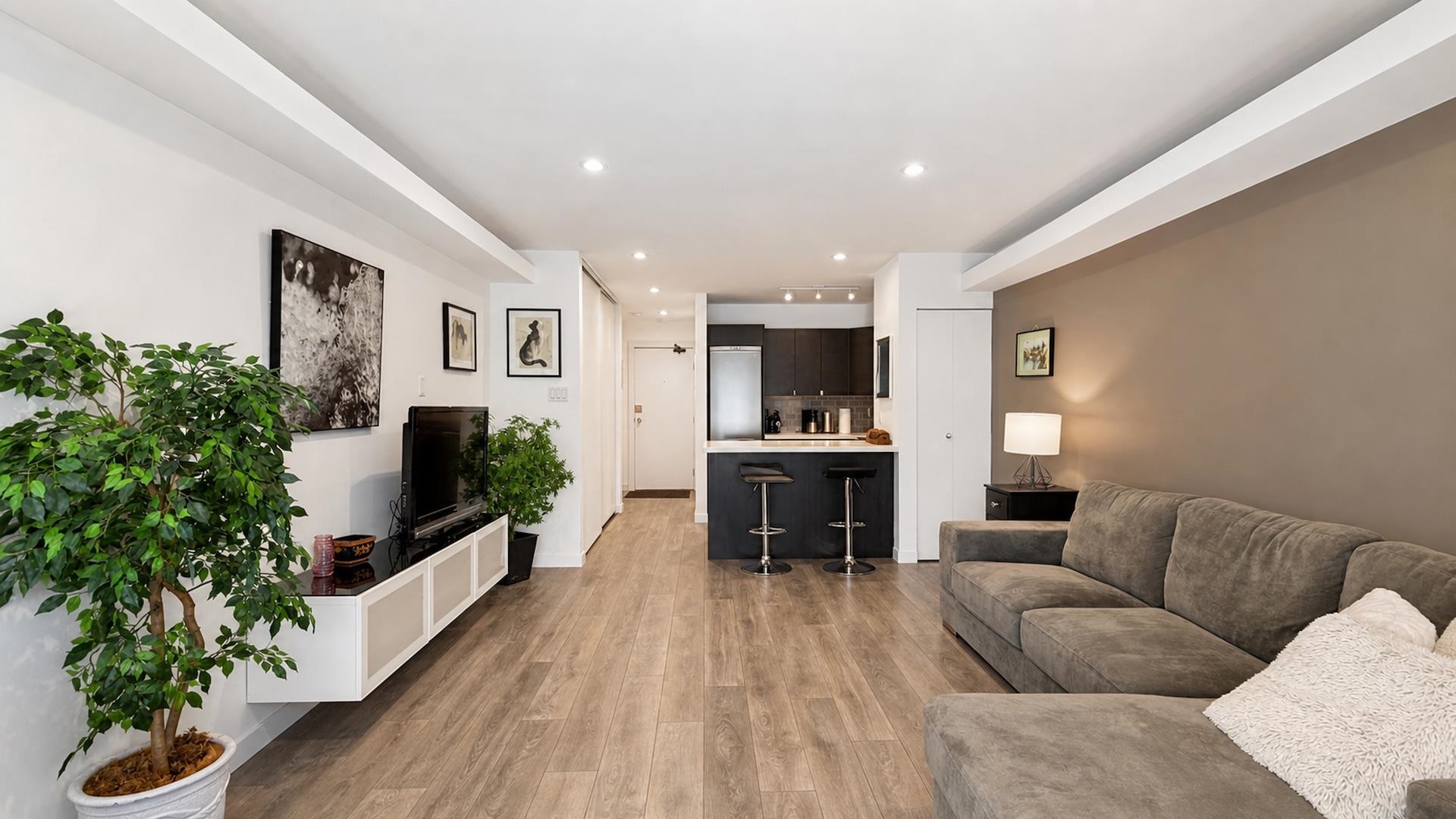 214 1545 2nd Avenue - MLS&reg; # R3139080