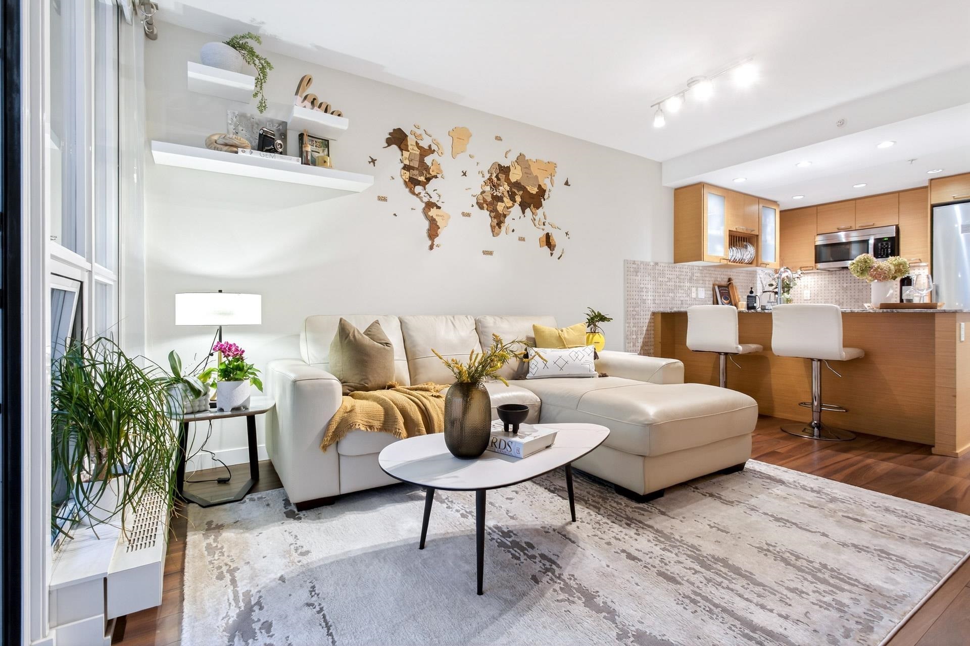 413 135 17 Street - MLS&reg; # R3139434