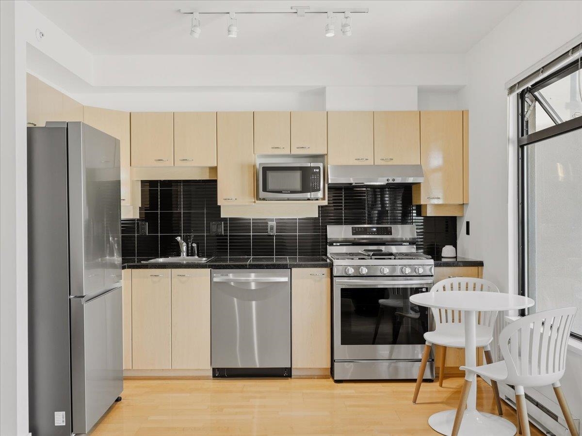 503 2228 Marstrand Avenue - MLS&reg; # R3139472