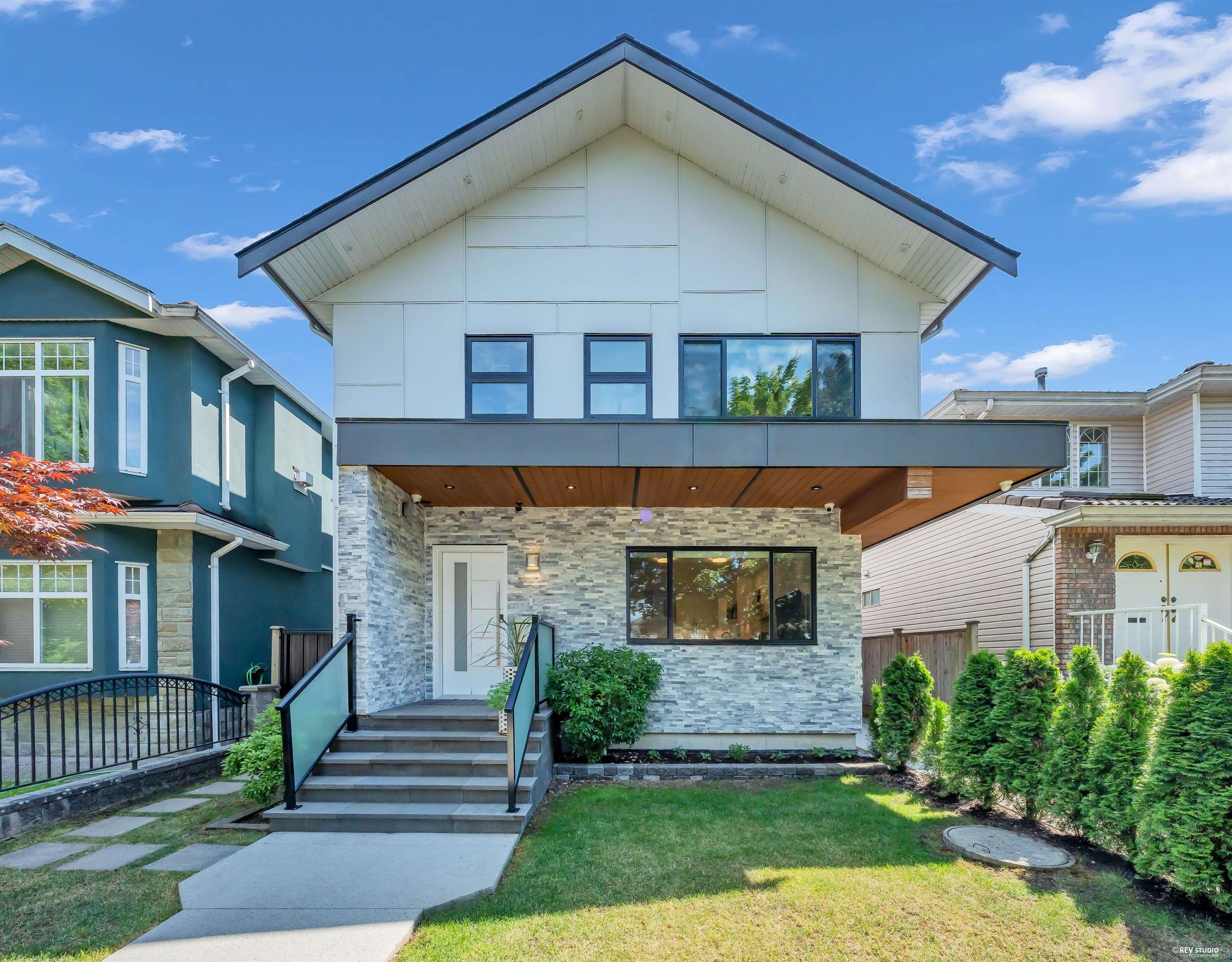  3342 24th Avenue - MLS&reg; # R3139760