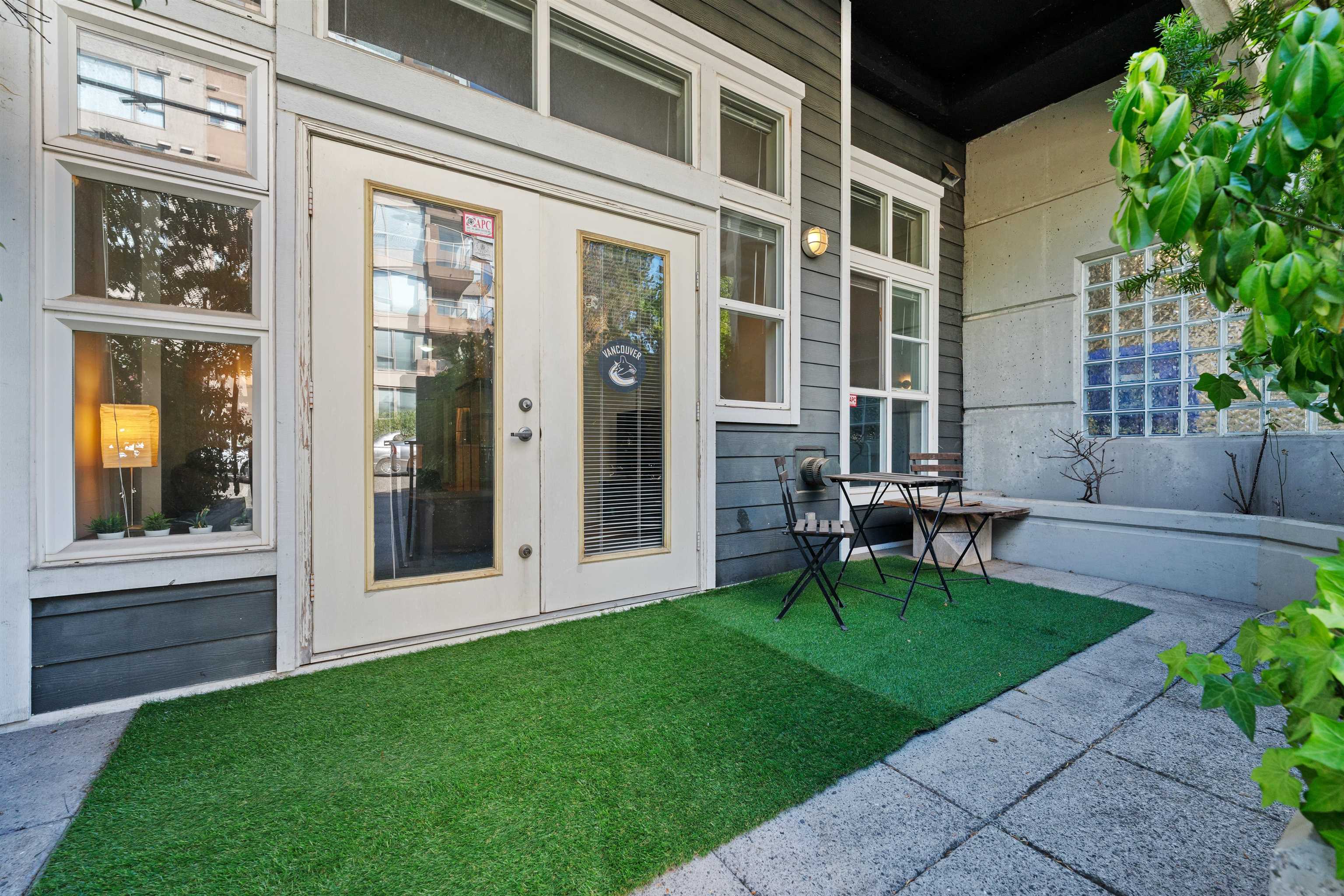 102 2102 38th Avenue - MLS&reg; # R3140266
