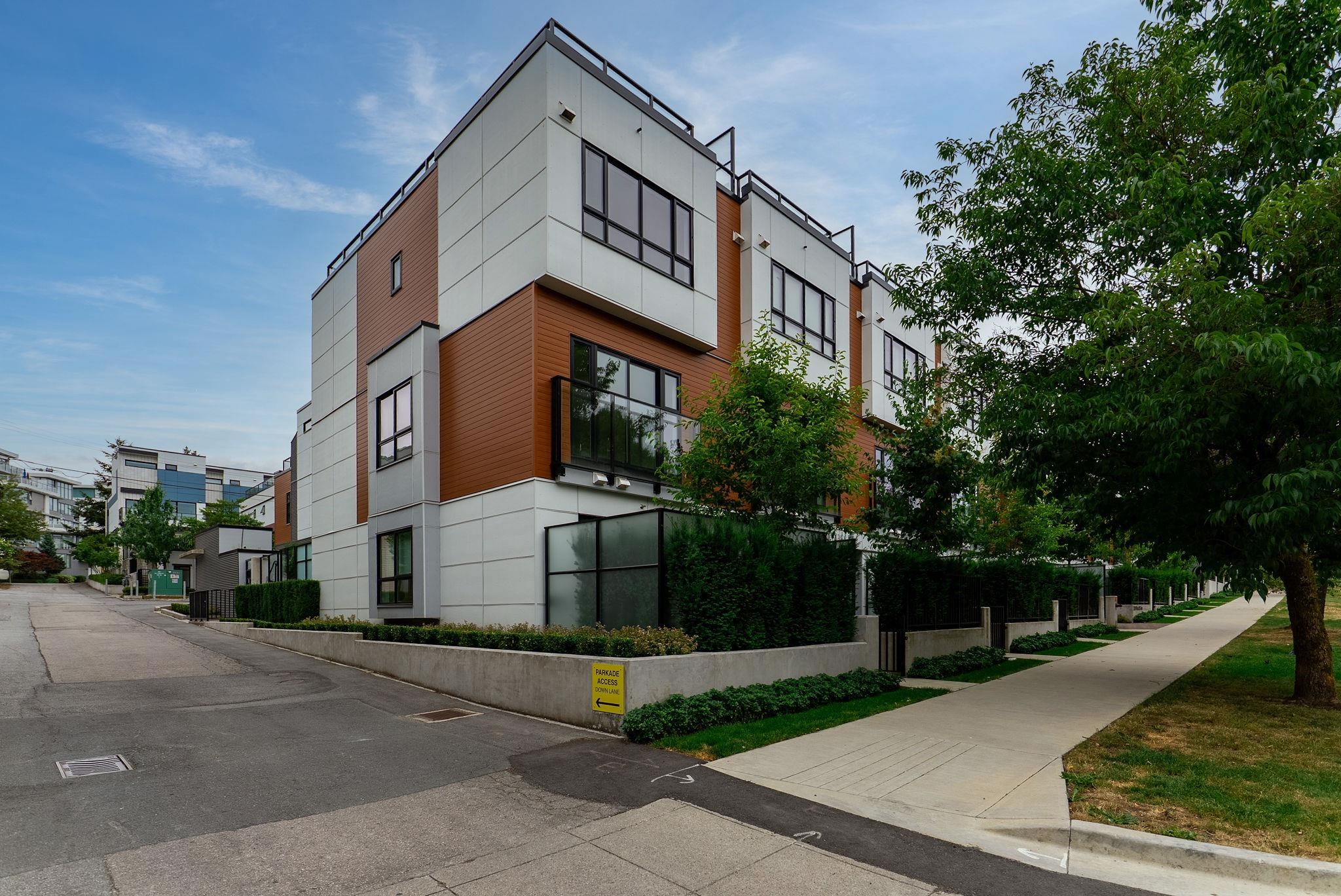 11 520 28th Avenue - MLS&reg; # R3140736