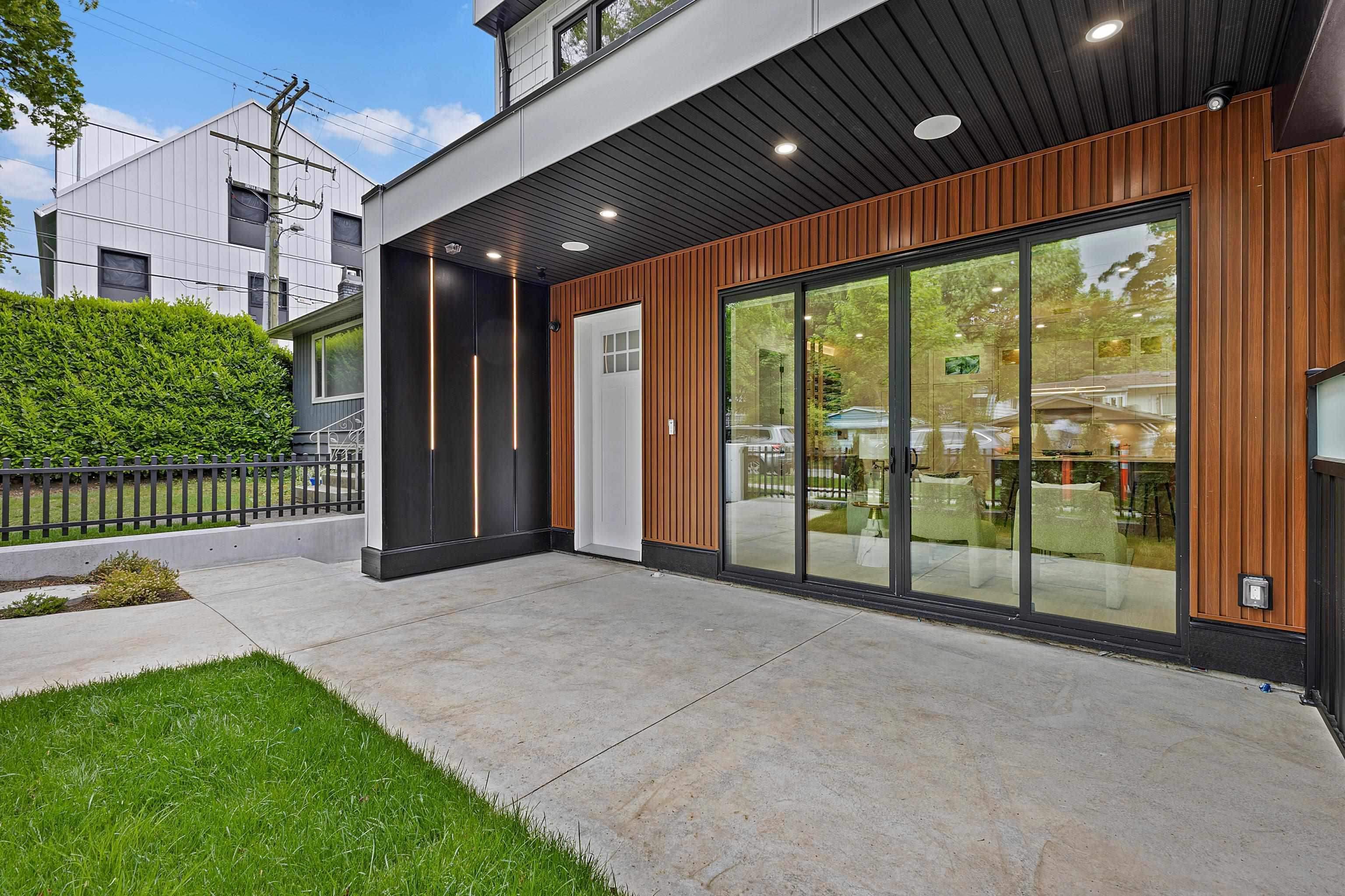 1 182 Ontario Place - MLS&reg; # R3141628