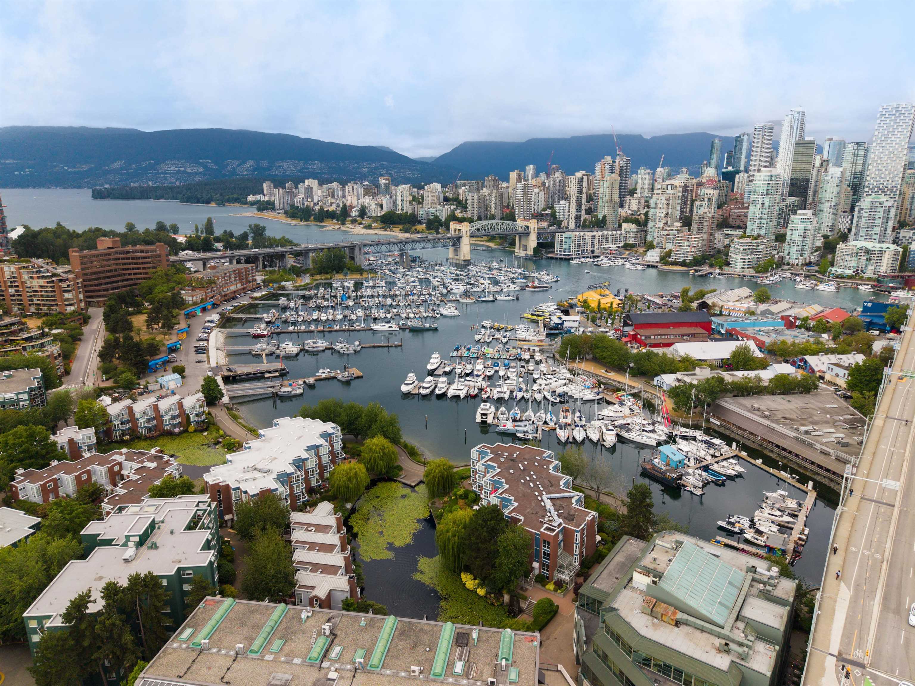 405 1502 Island Park Walk - MLS&reg; # R3141642