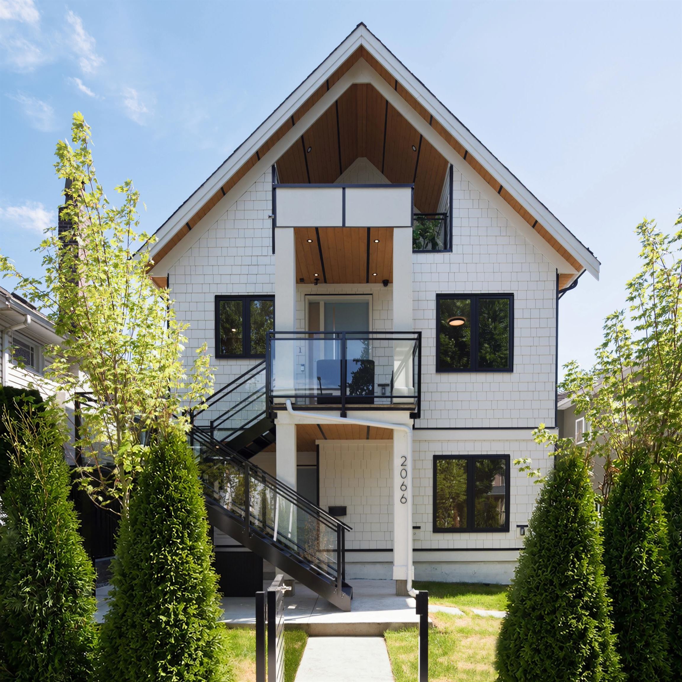  2066 1st Avenue - MLS&reg; # R3141657