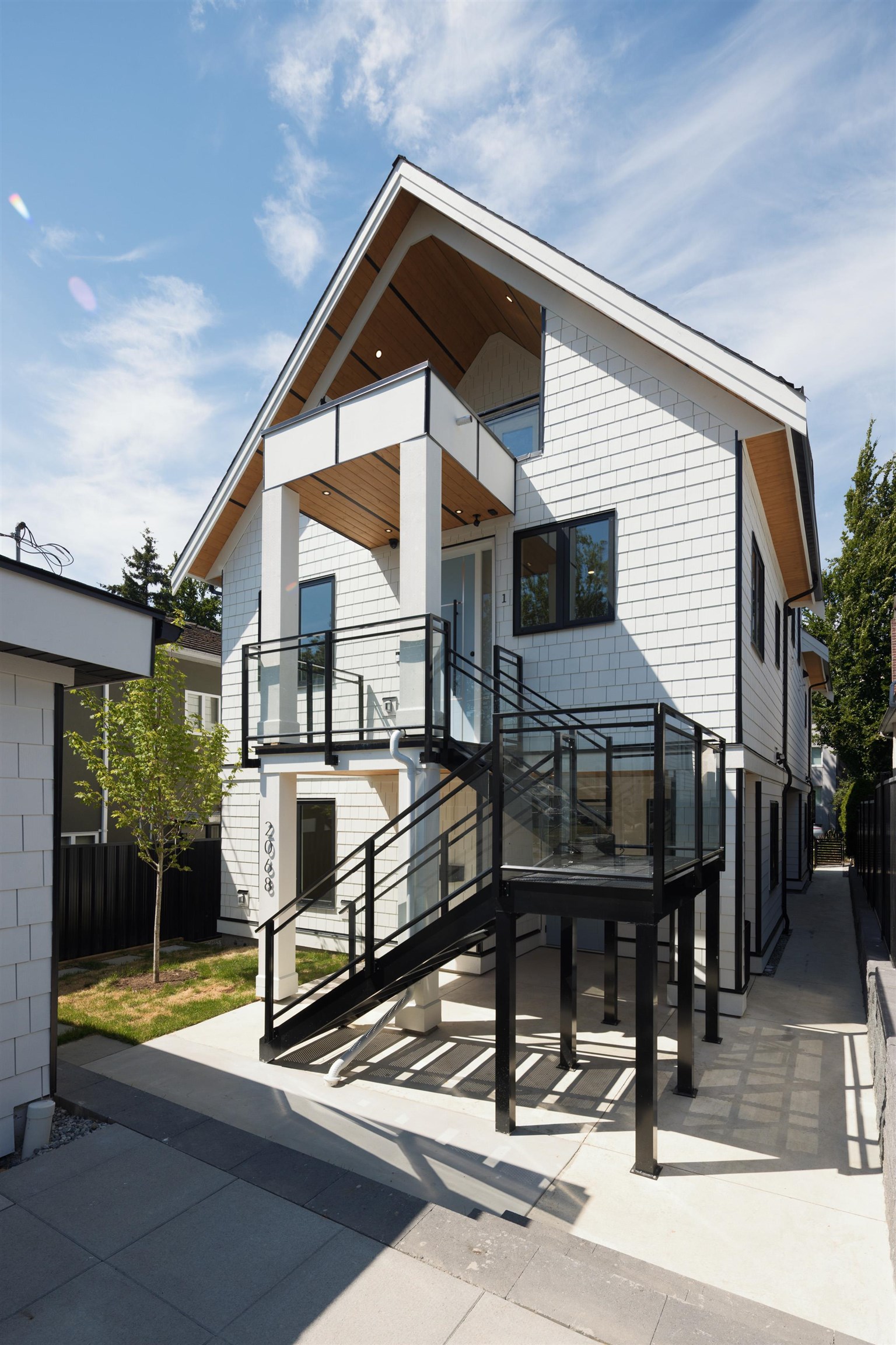  2068 1st Avenue - MLS&reg; # R3141660