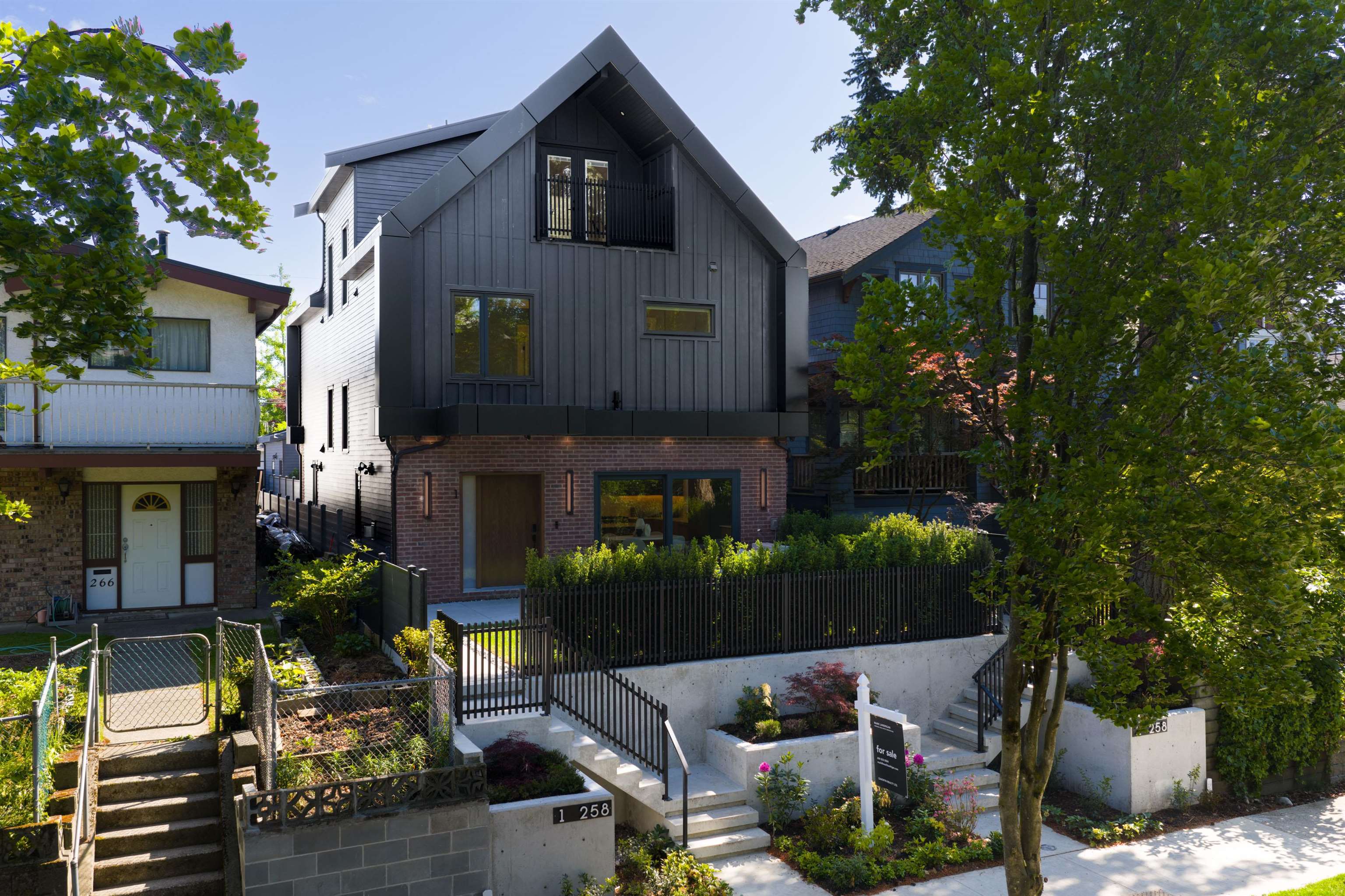 1 258 19 Avenue - MLS&reg; # R3141743