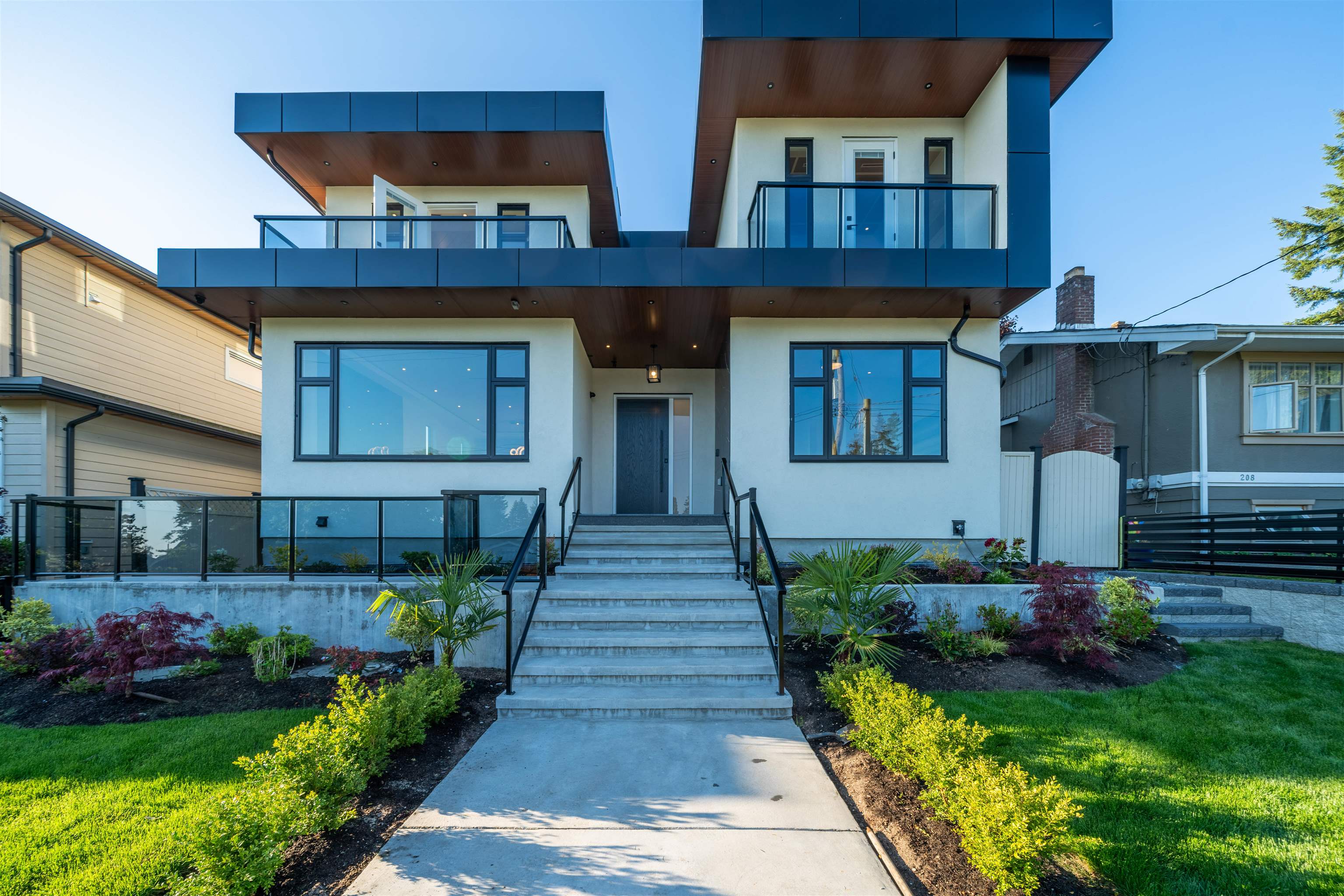  214 24th Street - MLS&reg; # R3142141