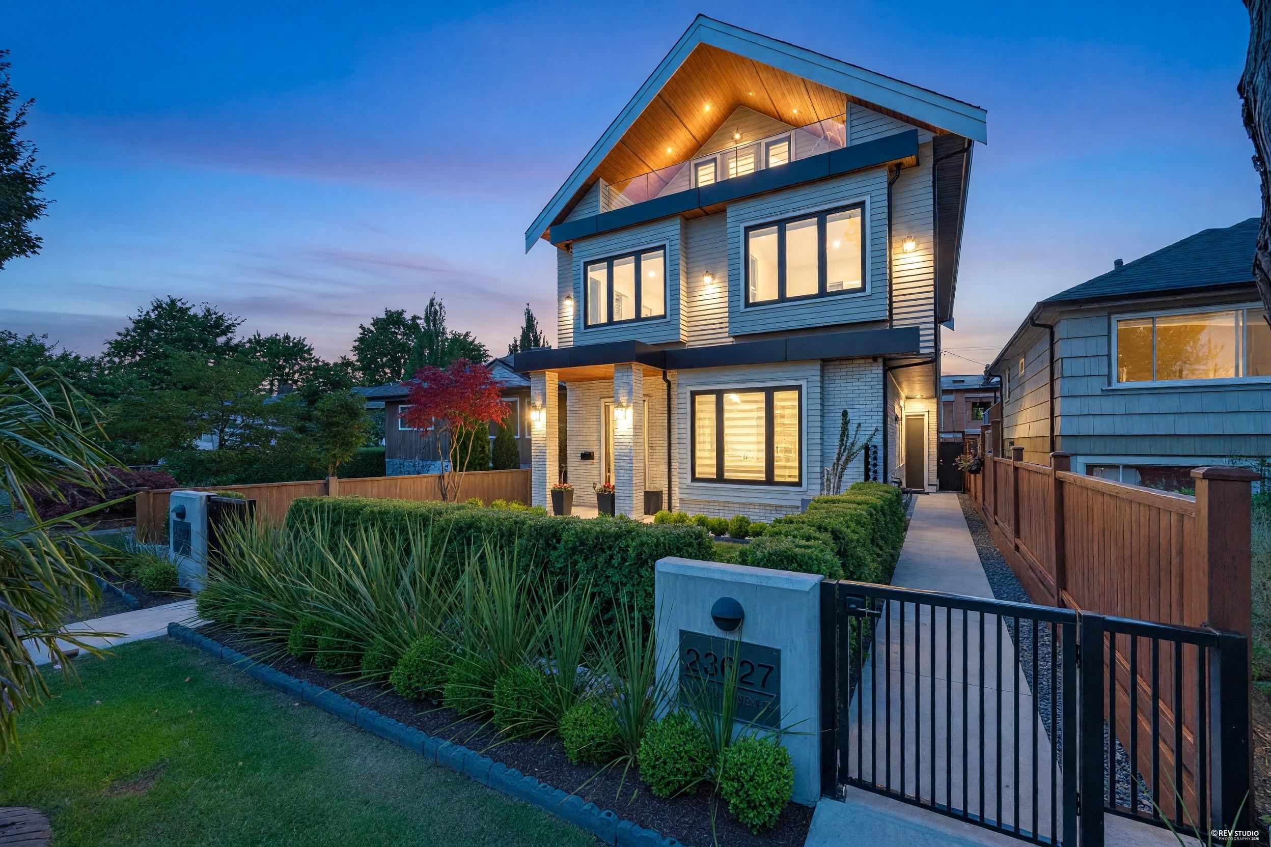 2 3627 45th Avenue - MLS&reg; # R3143081