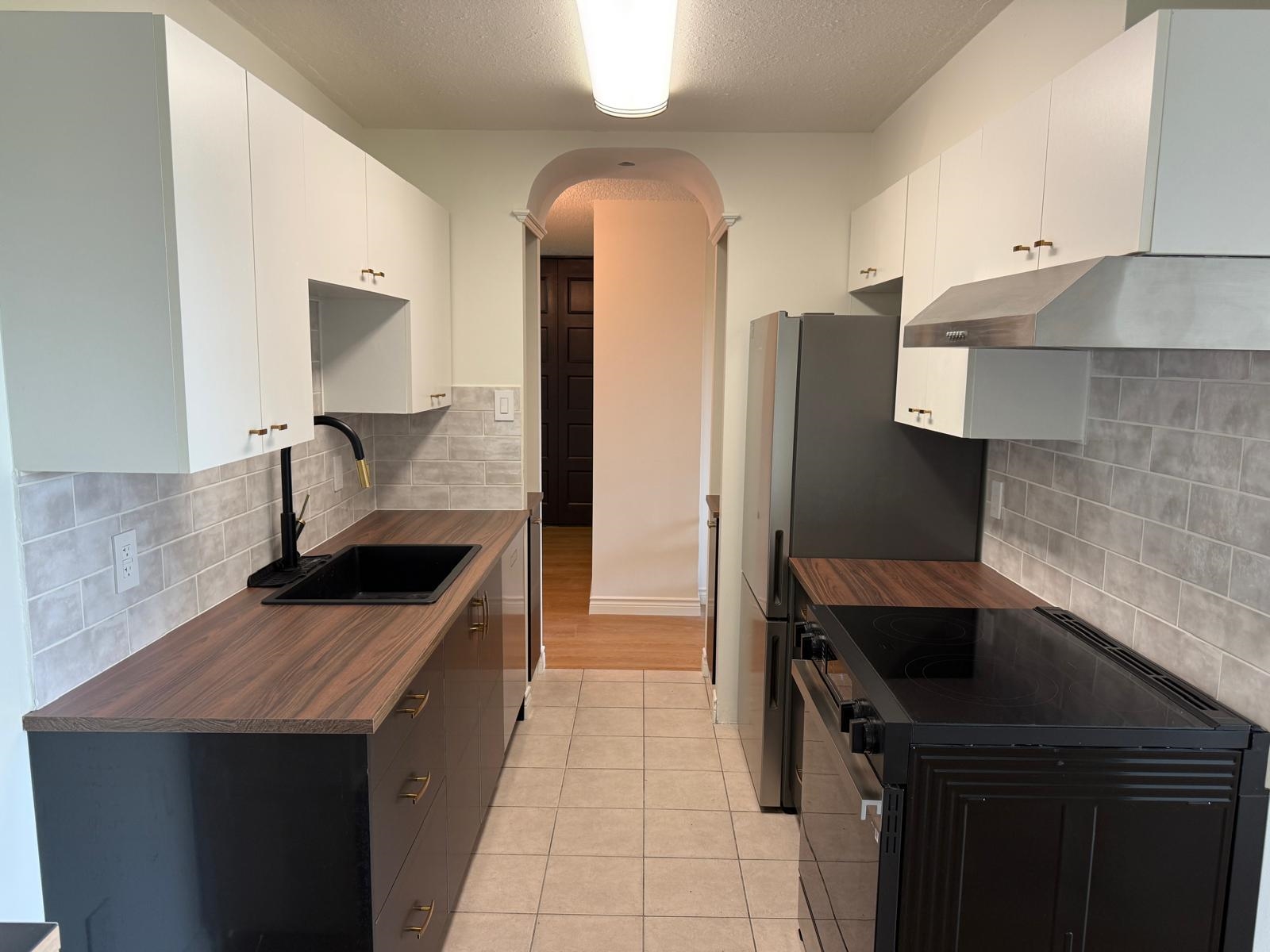 1602 2016 Fullerton Avenue - MLS&reg; # R3143136