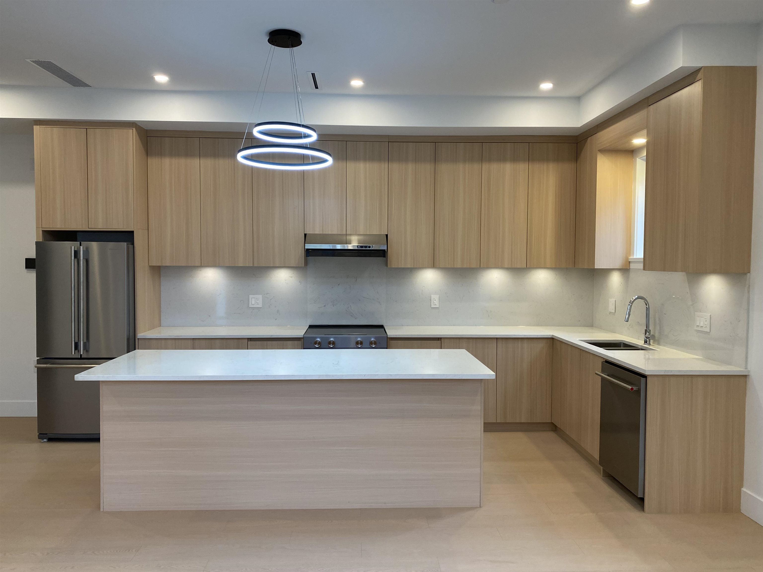 1 2452 Harrison Drive - MLS&reg; # R3143487