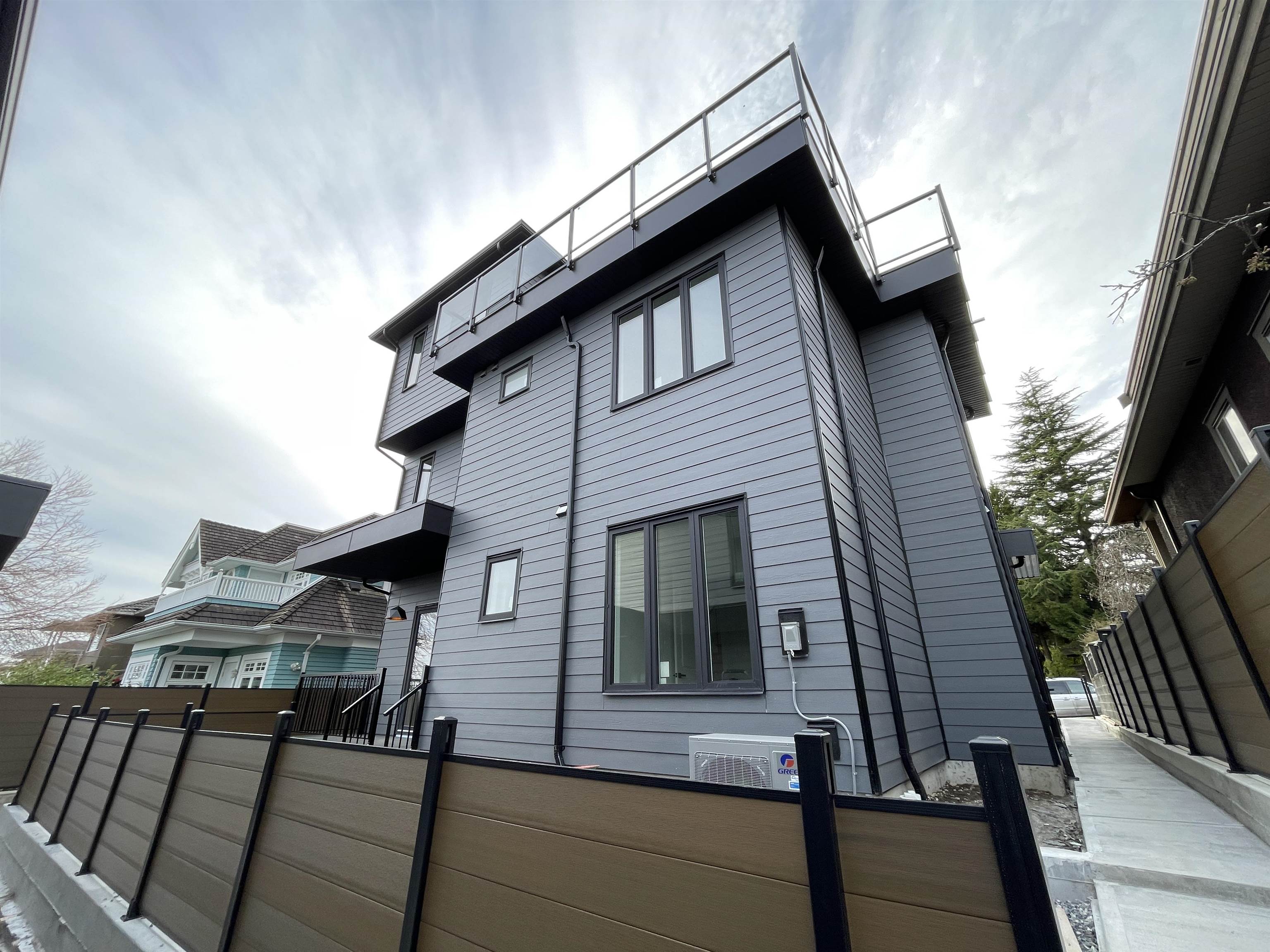 2 2452 Harrison Drive - MLS&reg; # R3143499