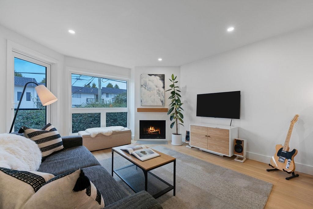 203 607 8th Avenue - MLS&reg; # R3143857
