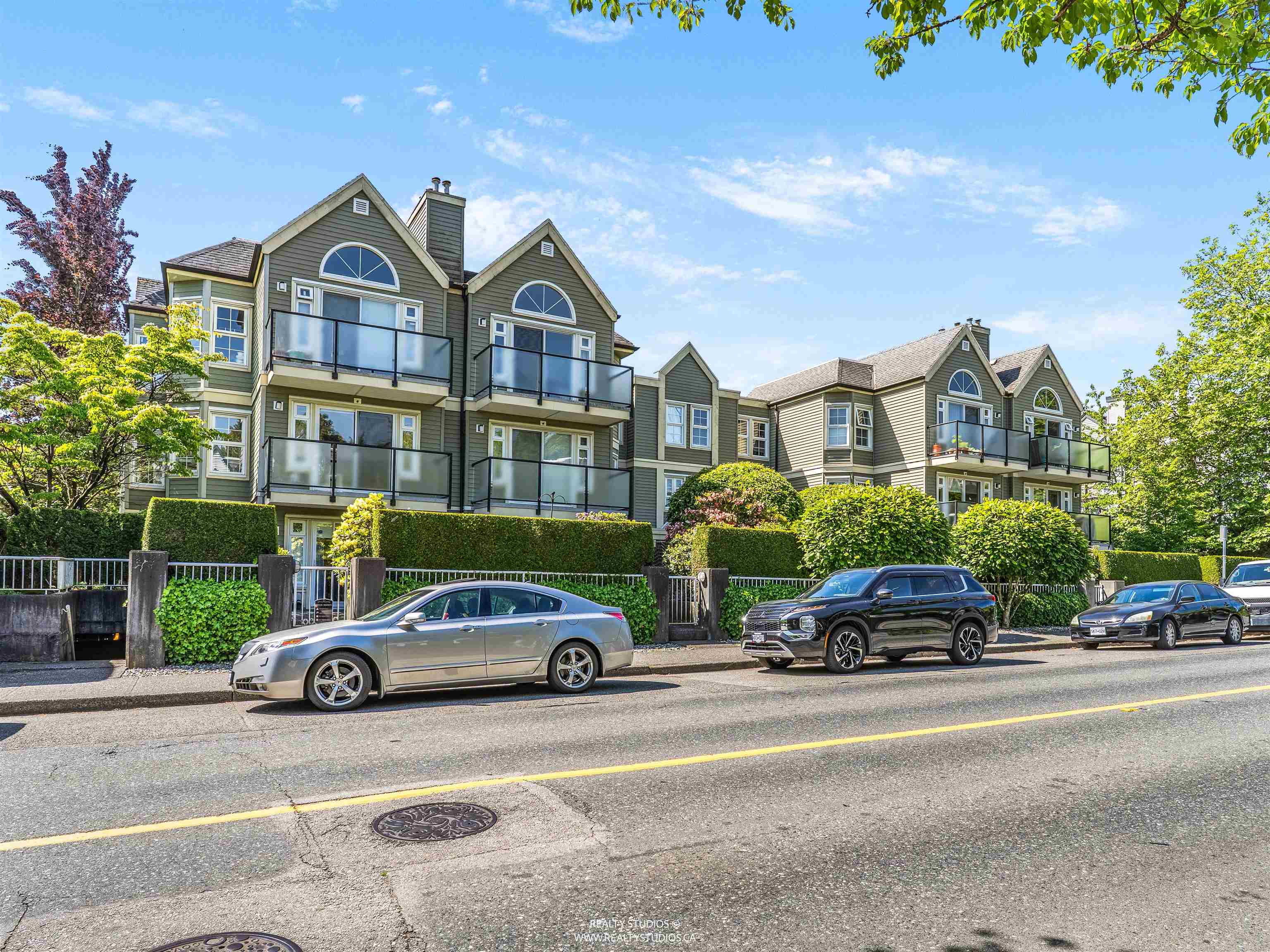 204 876 16th Avenue - MLS&reg; # R3143863
