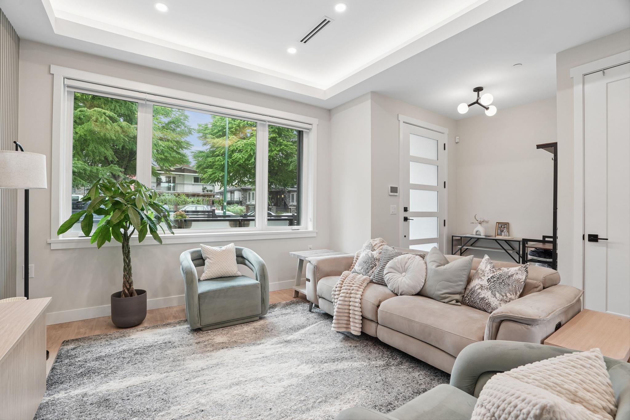  1889 34th Avenue - MLS&reg; # R3143879