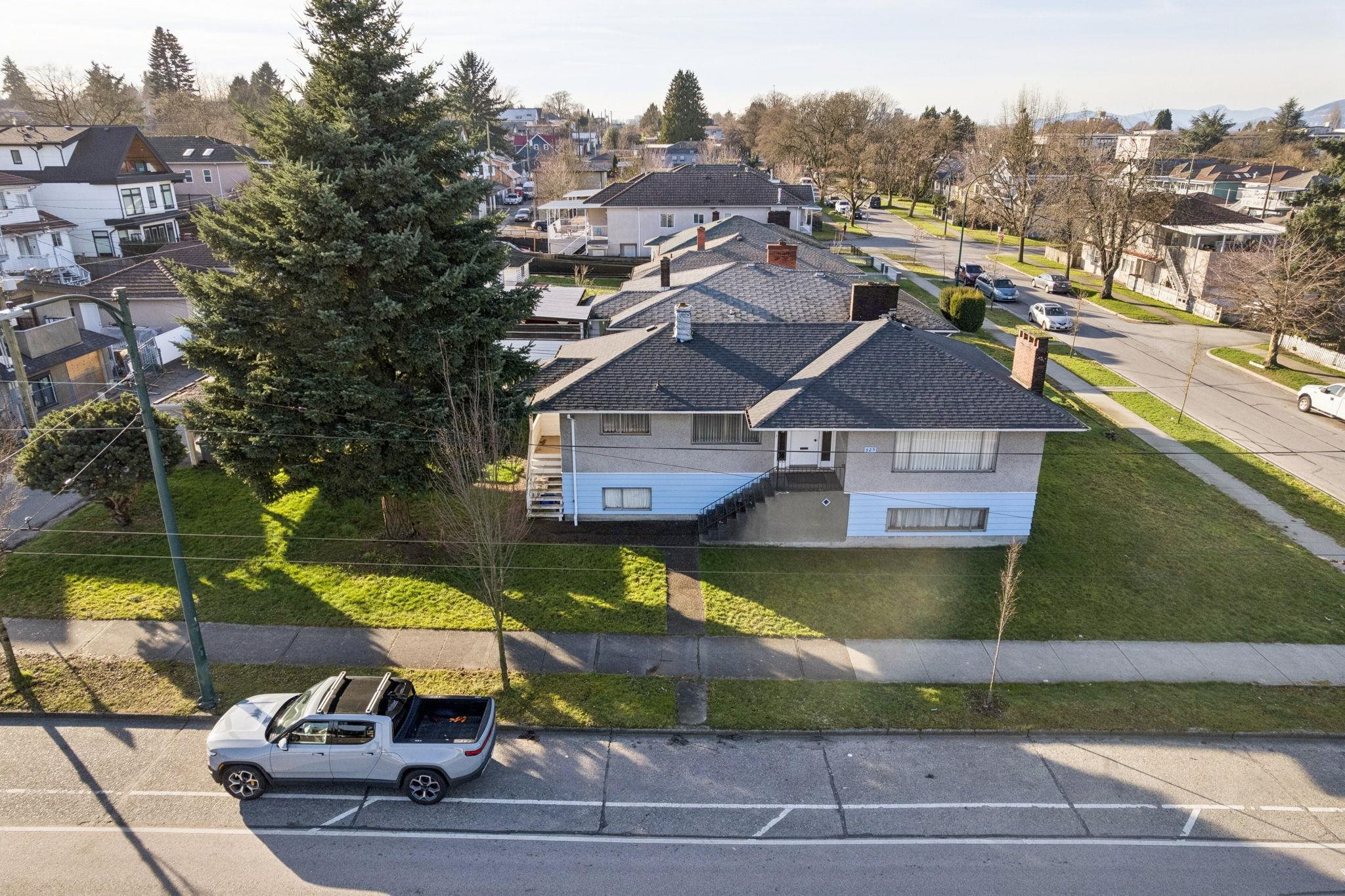  925 Nanaimo Street - MLS&reg; # R3144514