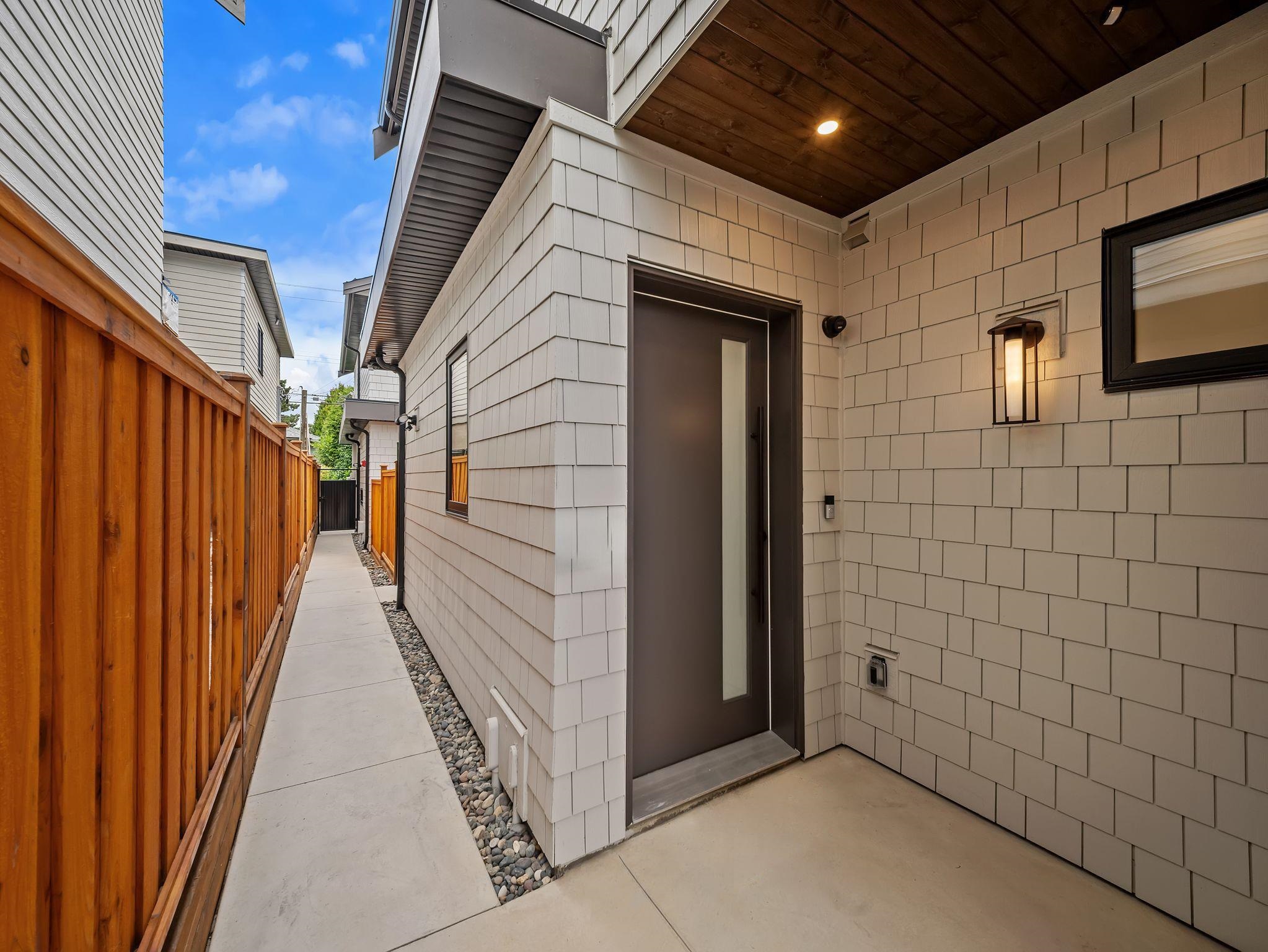 2- 2547 2nd Avenue - MLS&reg; # R3145447