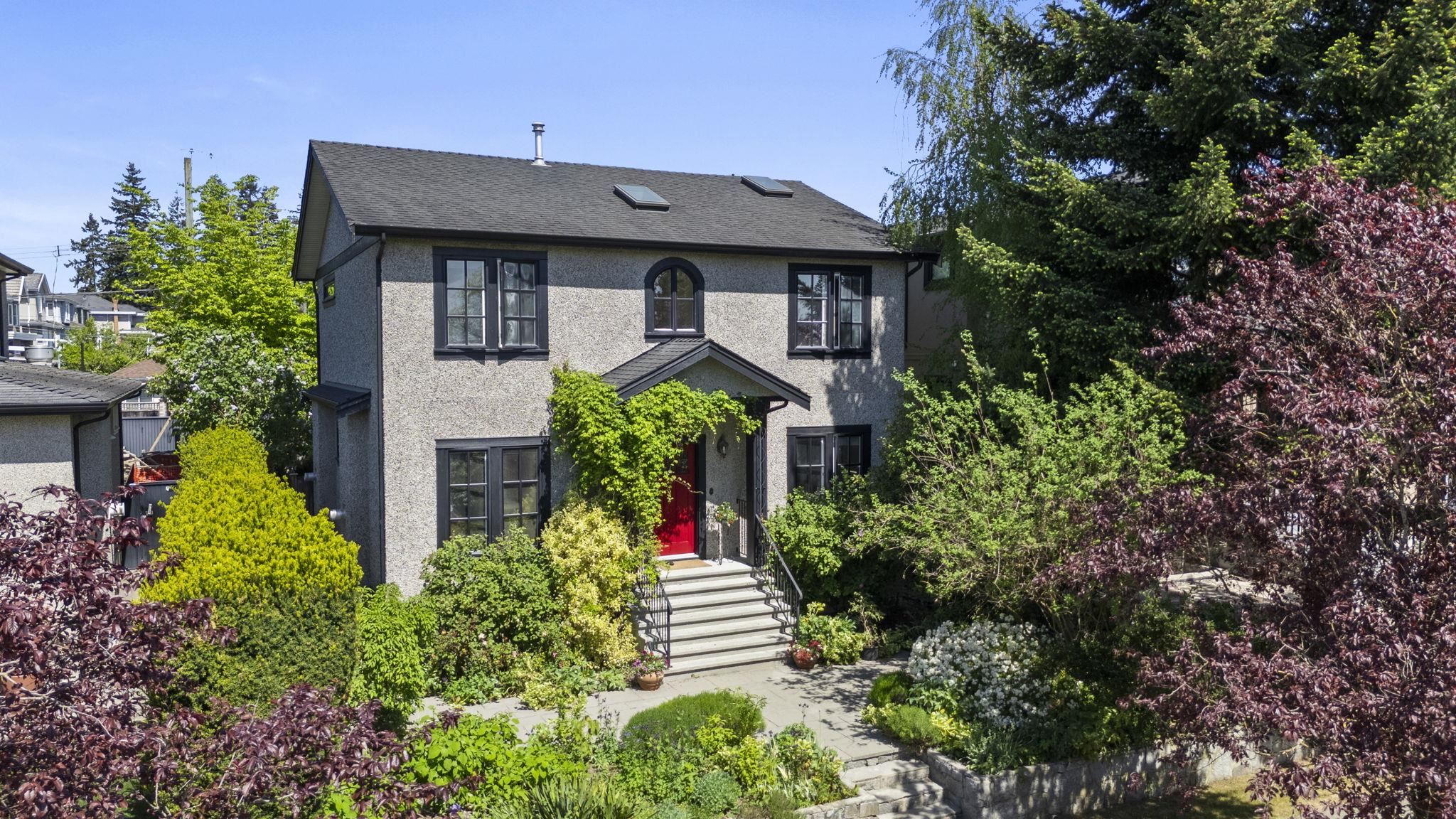  125 39th Avenue - MLS&reg; # R3145584