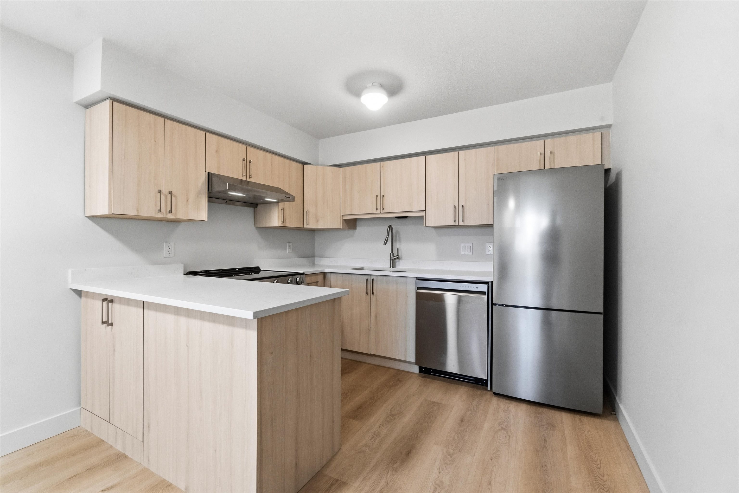 305 2928 Commercial Drive - MLS&reg; # R3145933