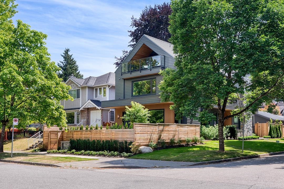  396 21st Avenue - MLS&reg; # R3146279