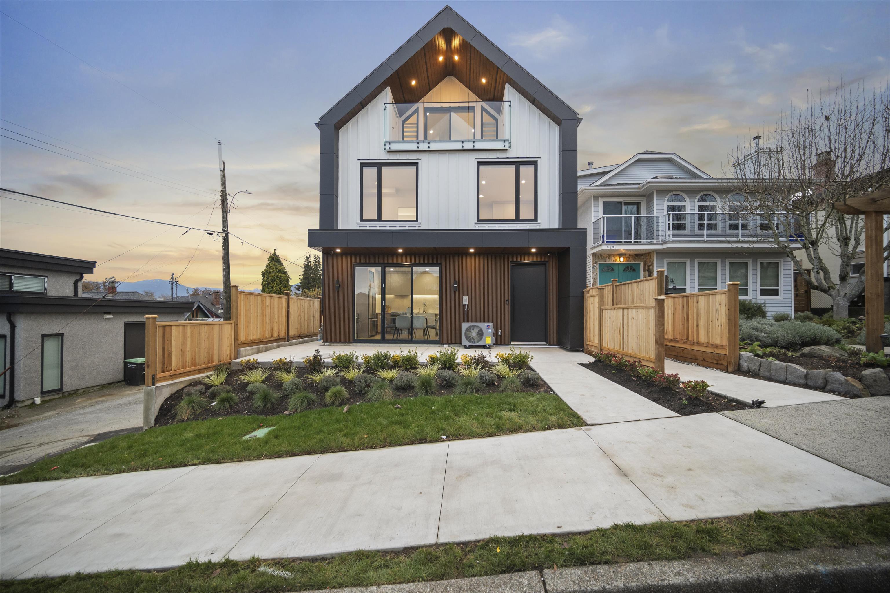 1 3623 Triumph Street - MLS&reg; # R3146337