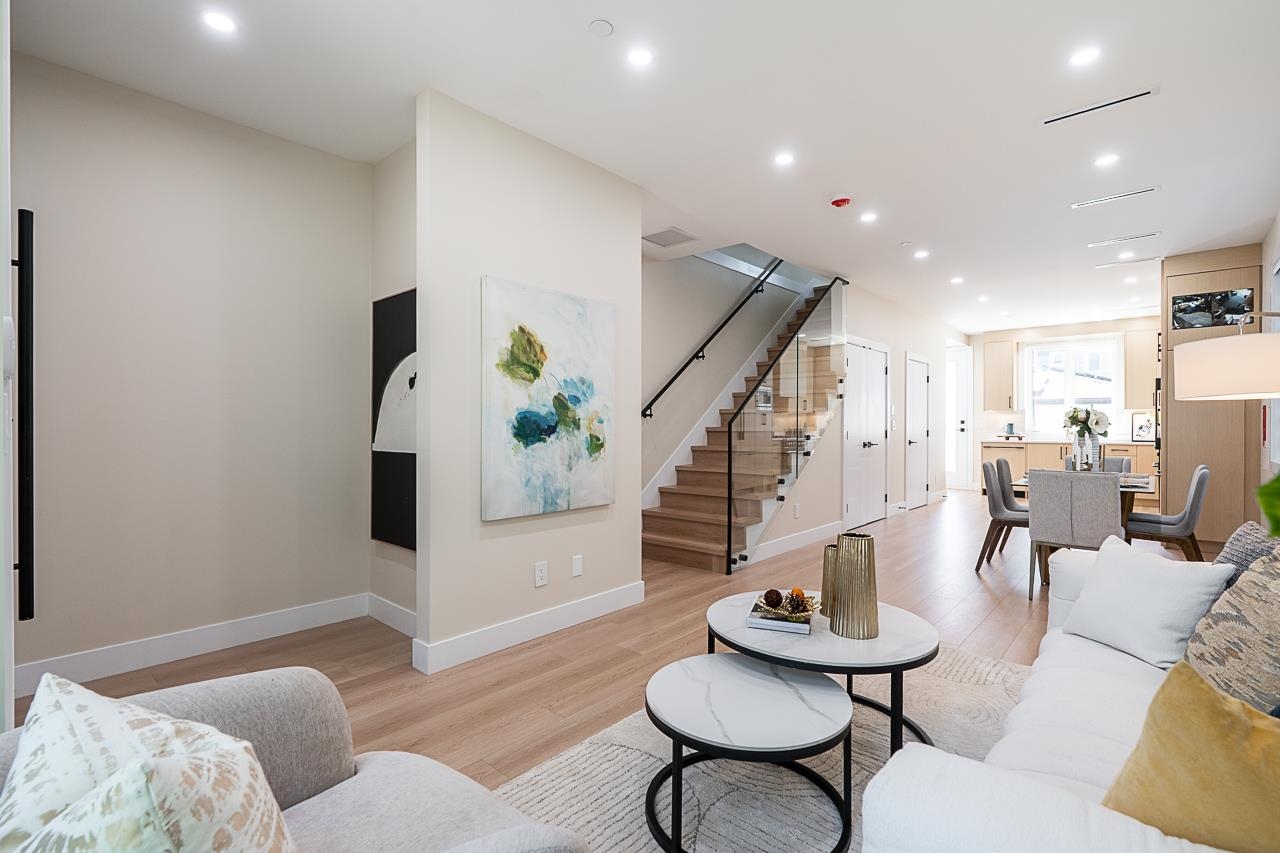  2826 Cheyenne Avenue - MLS&reg; # R3146919