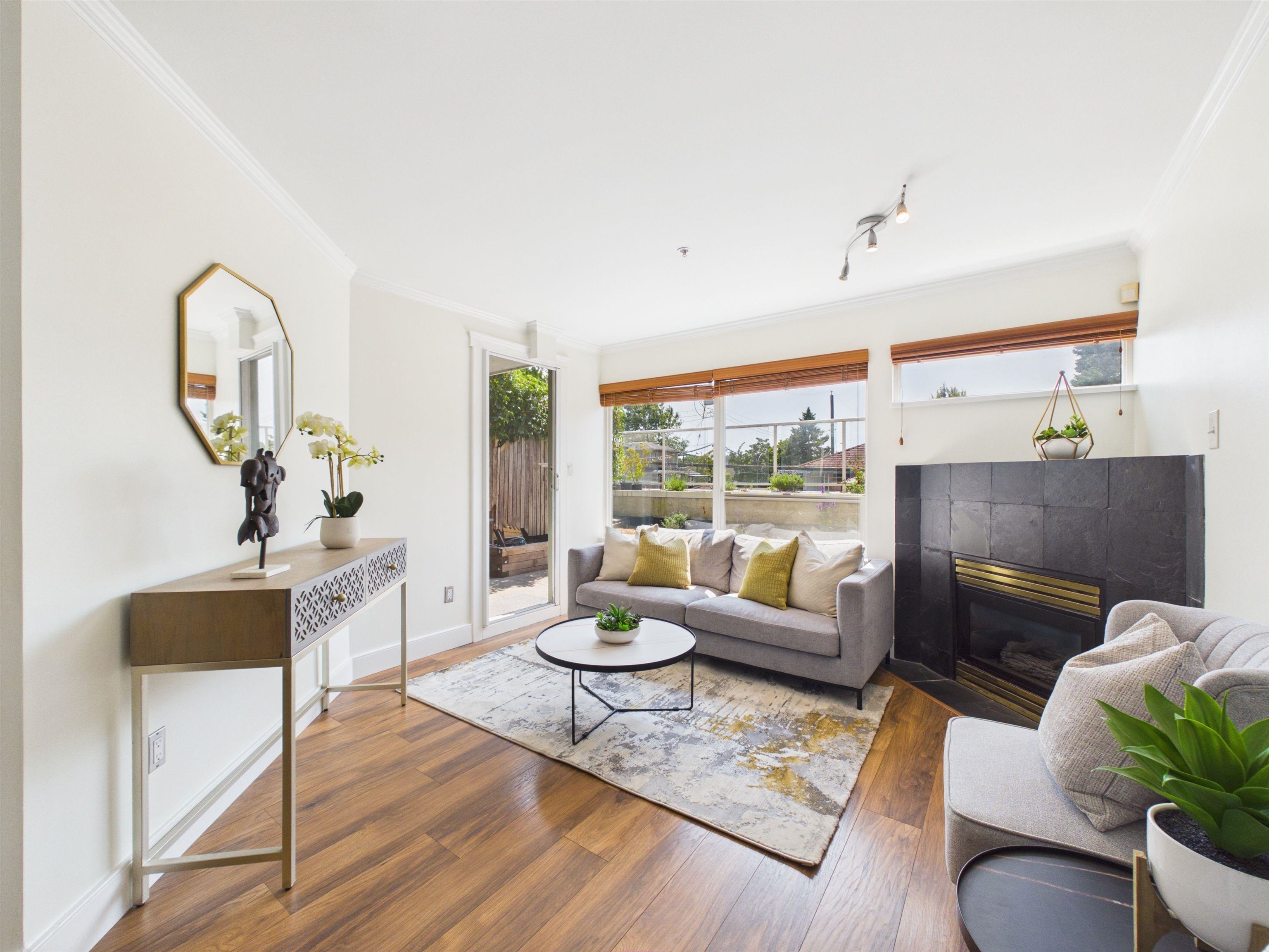 215 2238 Kingsway Street - MLS&reg; # R3146974