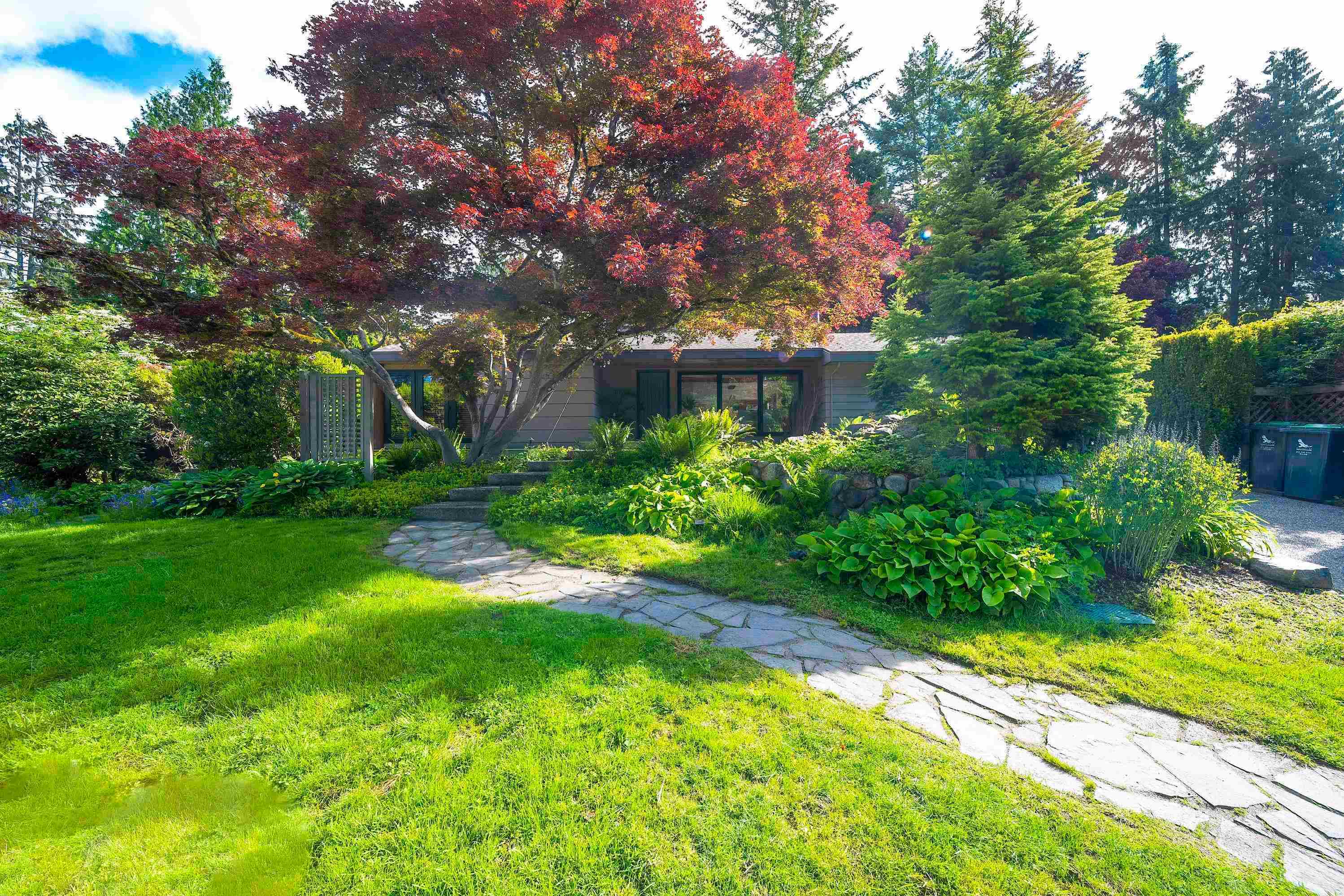 4096 Sunset Boulevard - MLS&reg; # R3147368