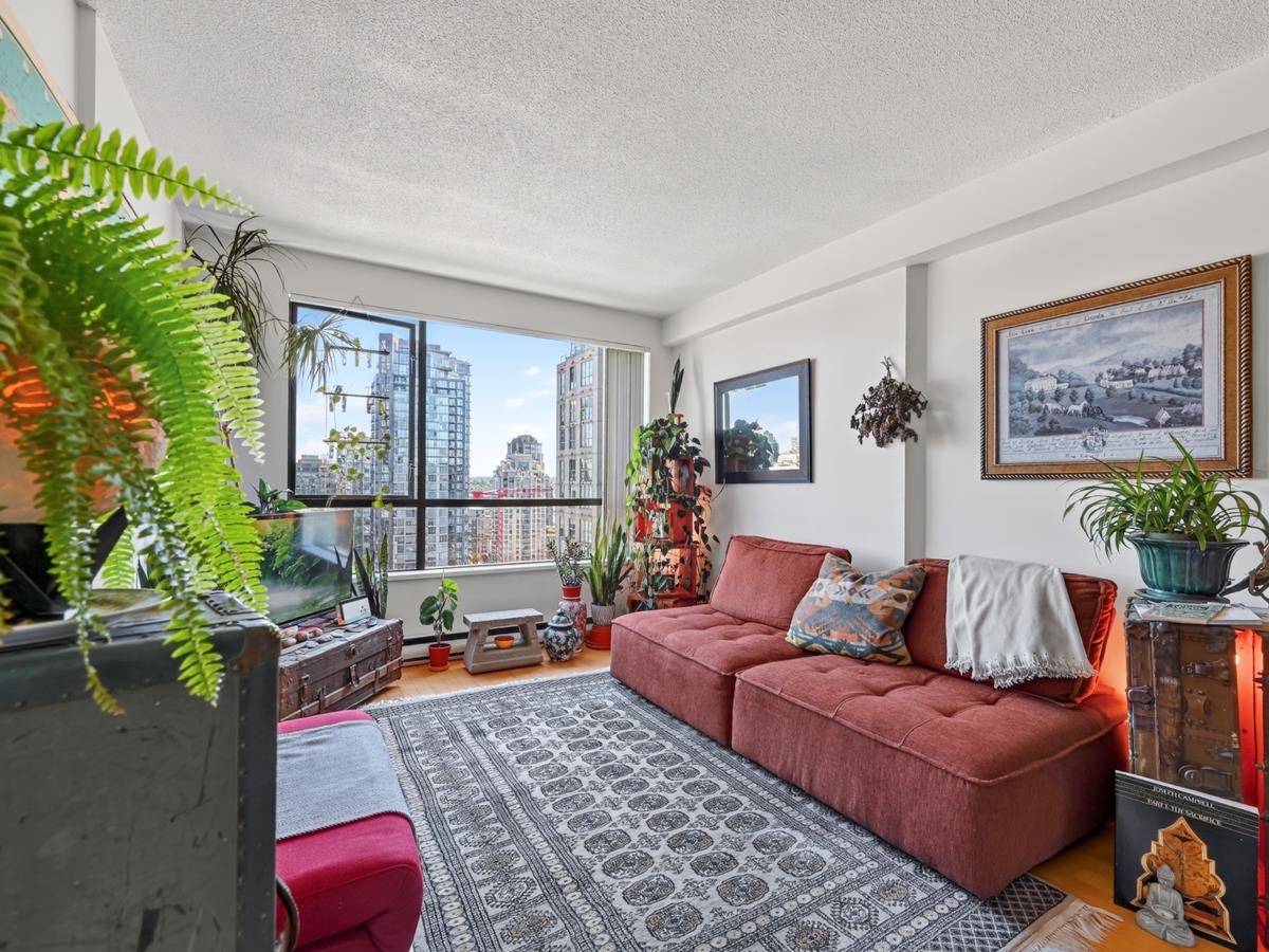 2004 1189 Howe Street - MLS&reg; # R3147481