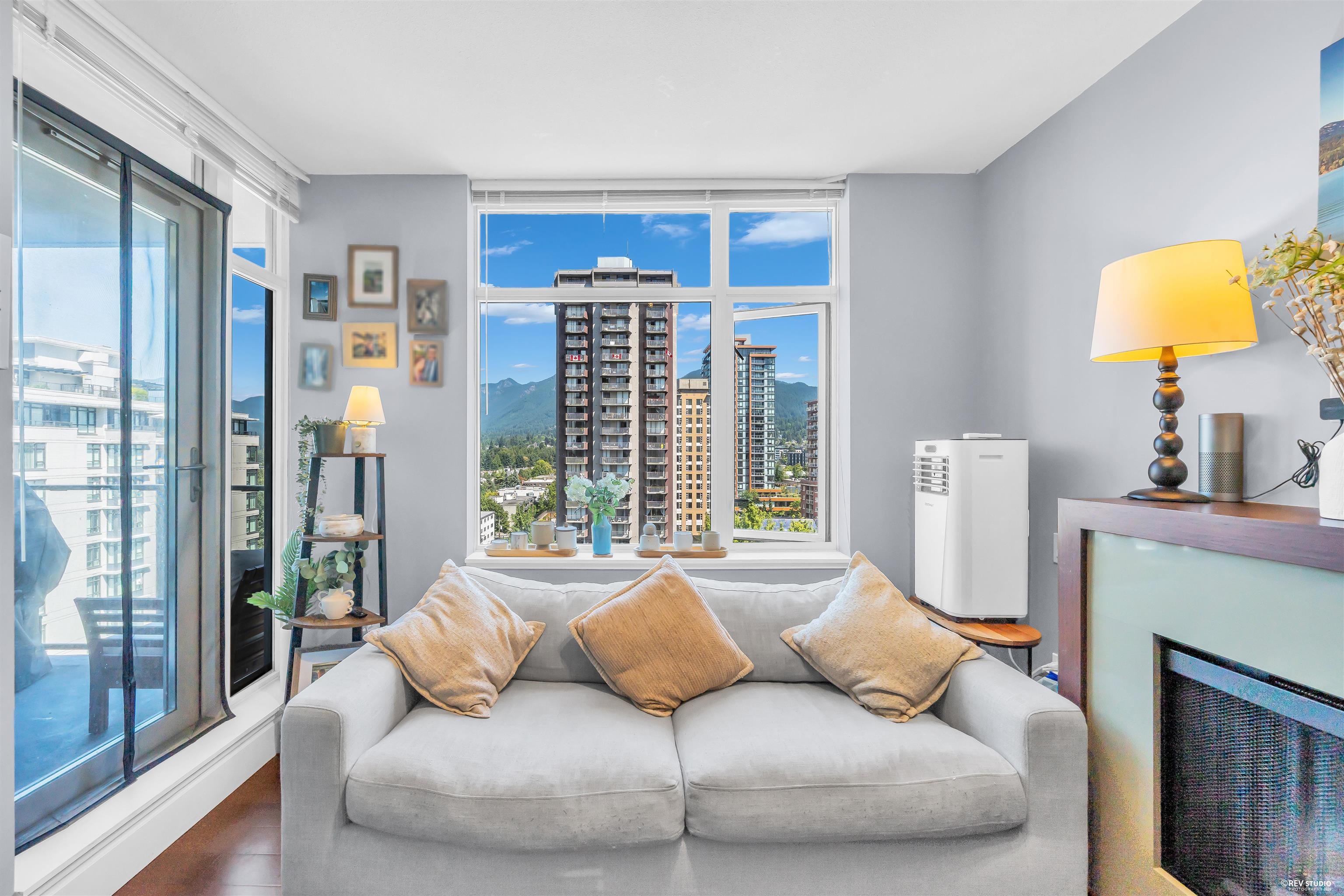 1301 158 13 Street - MLS&reg; # R3147789