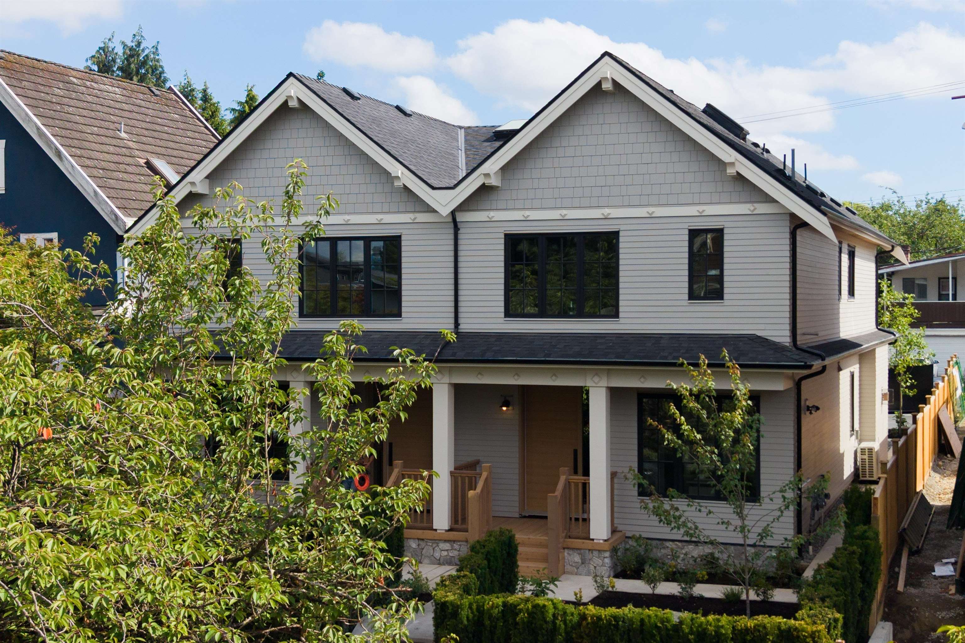 2 242 20th Avenue - MLS&reg; # R3147822