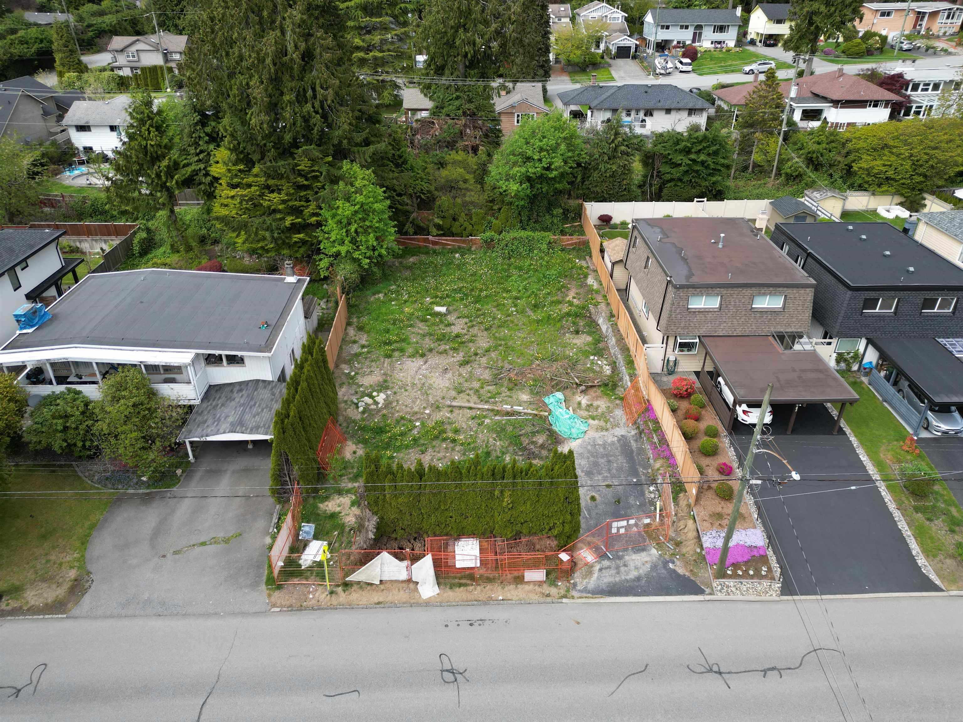  946 Montroyal Boulevard - MLS&reg; # R3147913