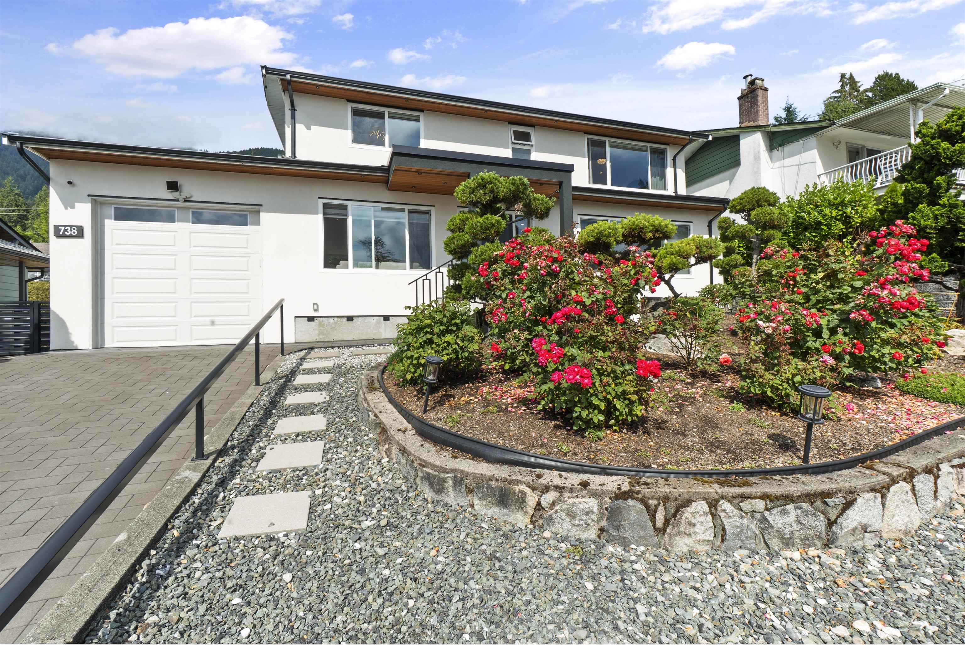  738 Sylvan Avenue - MLS&reg; # R3148001