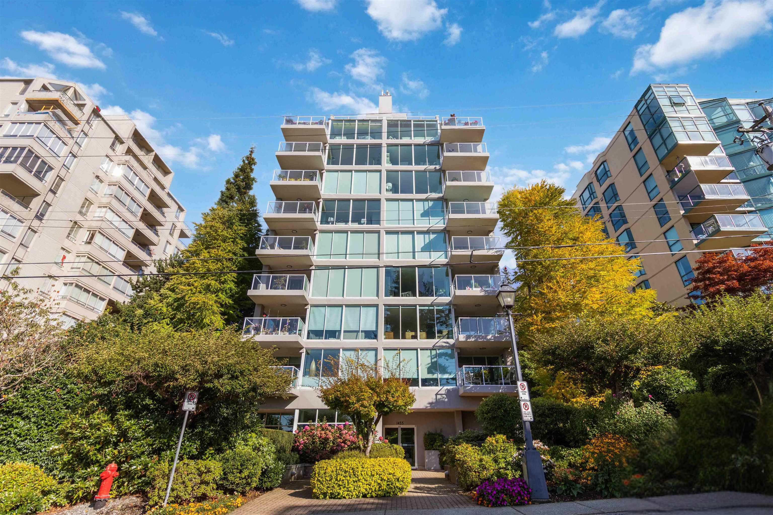 802 1455 Duchess Avenue - MLS&reg; # R3148724