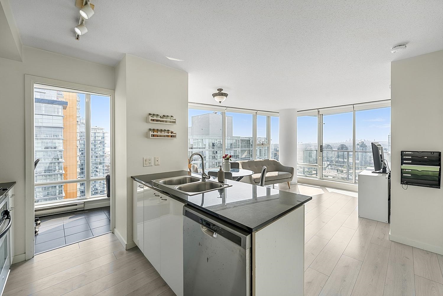 3008 668 Citadel Parade - MLS&reg; # R3148925