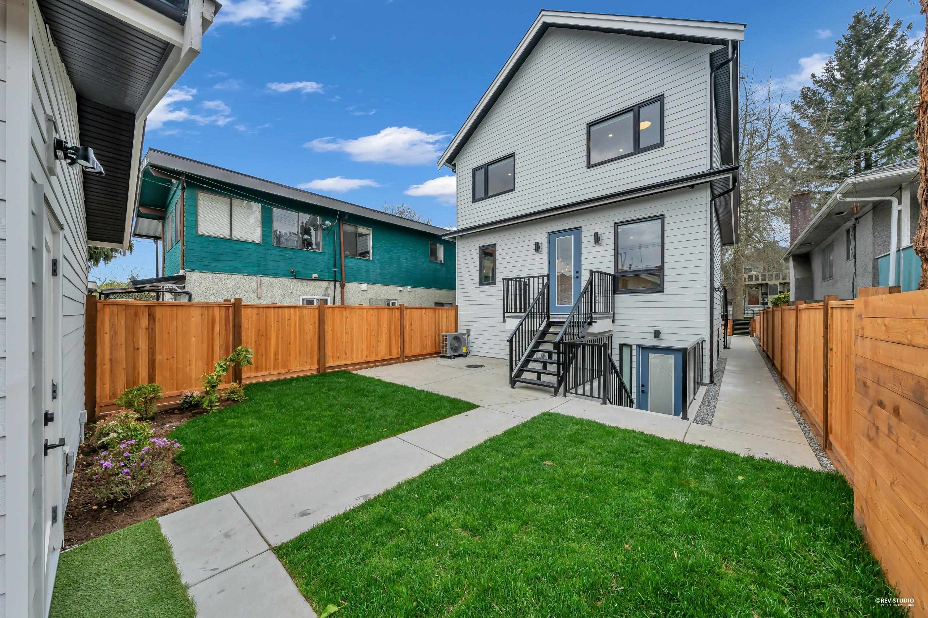  2713 Cheyenne Avenue - MLS&reg; # R3149132