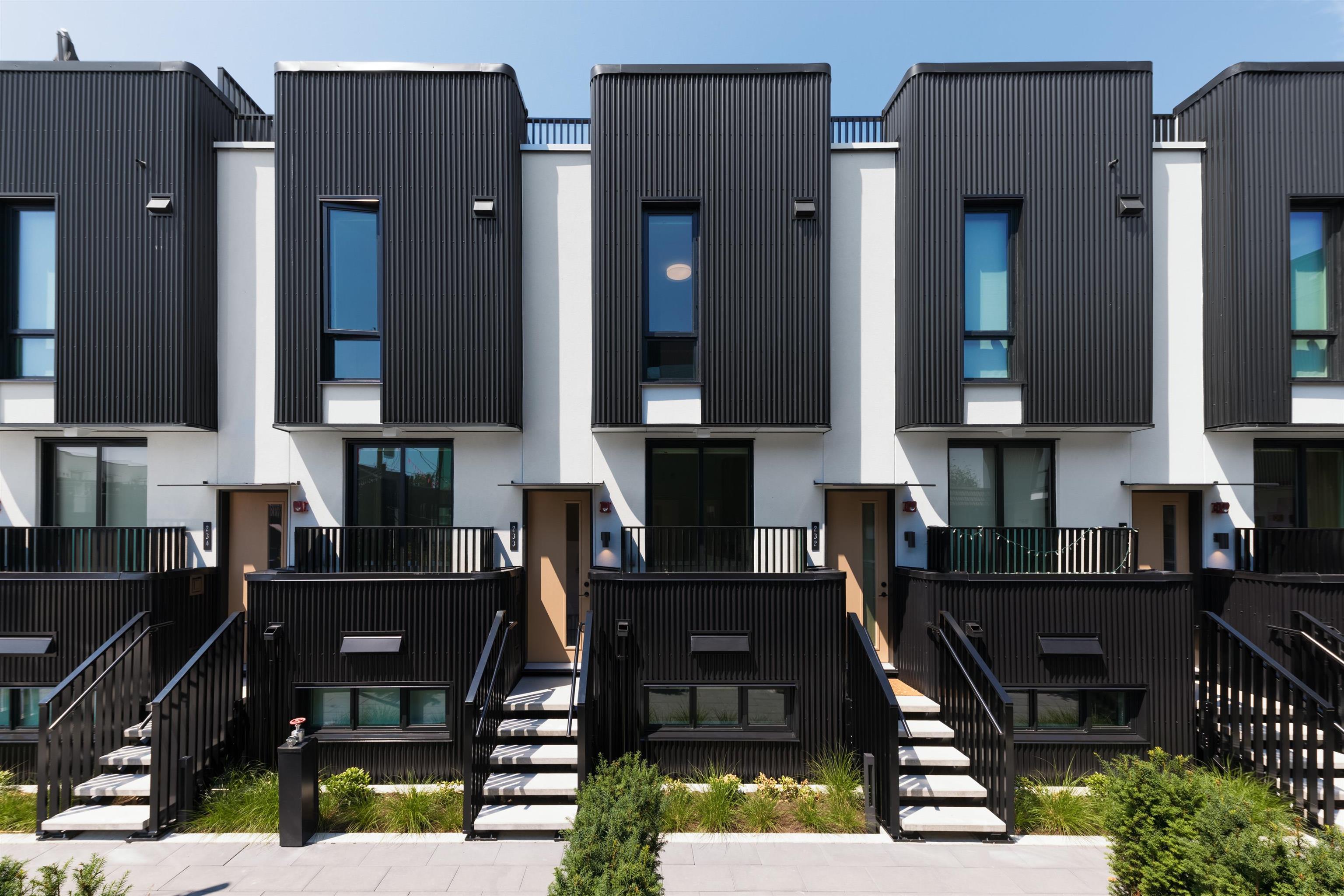 233 2830 Nanaimo Street - MLS&reg; # R3149512