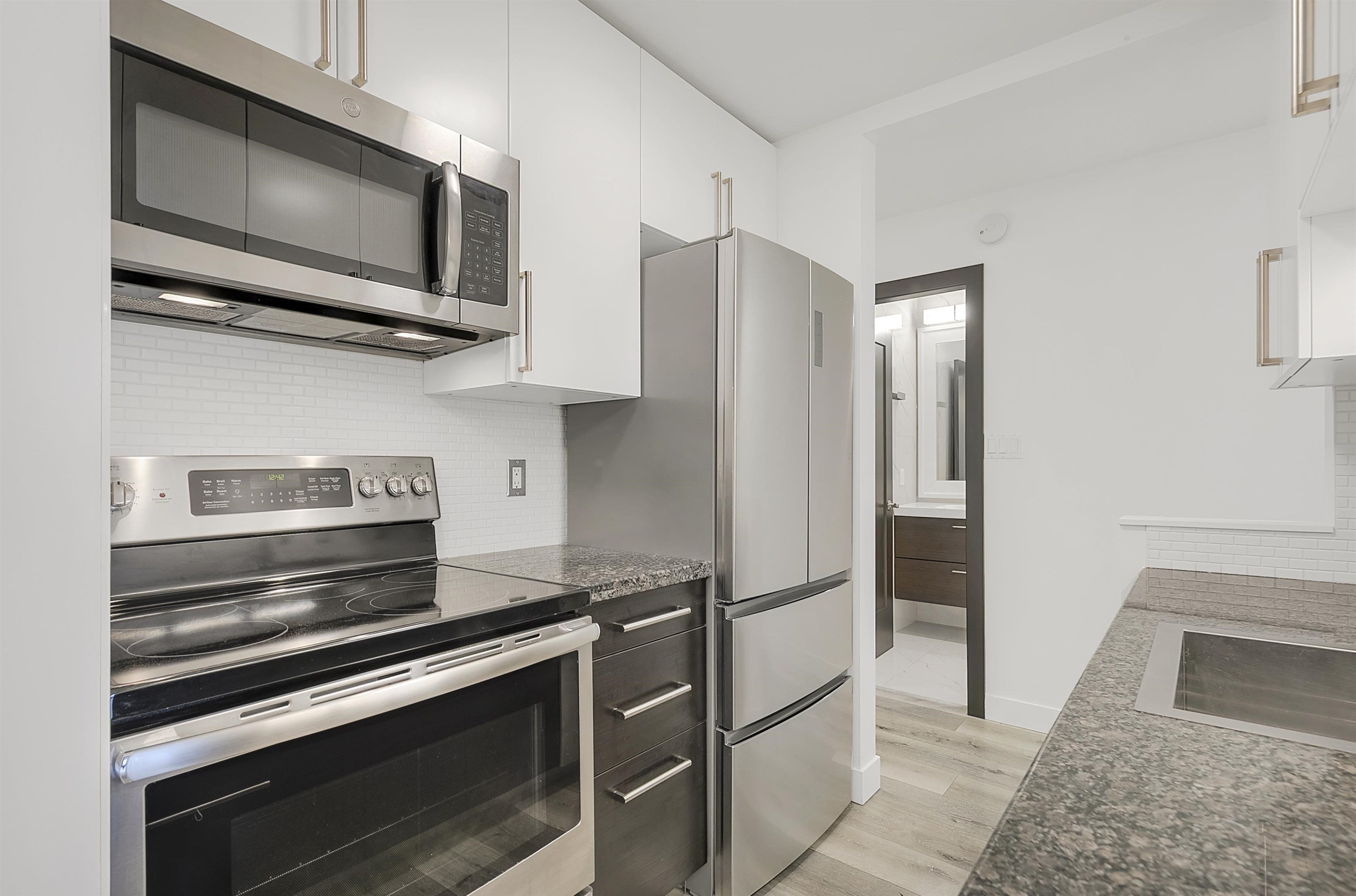 302 170 3rd Street - MLS&reg; # R3149692