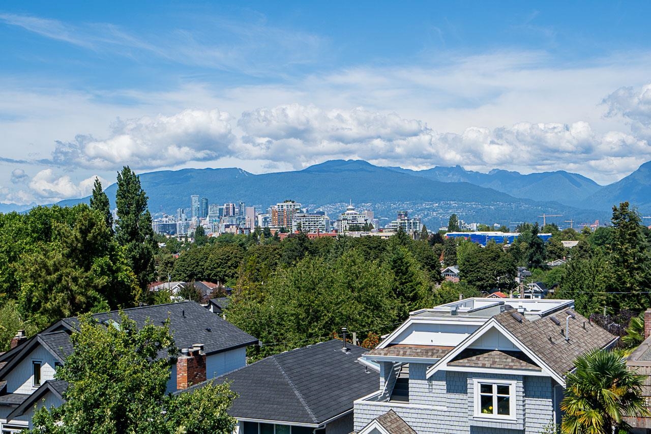 3 676 22nd Avenue - MLS&reg; # R3151759