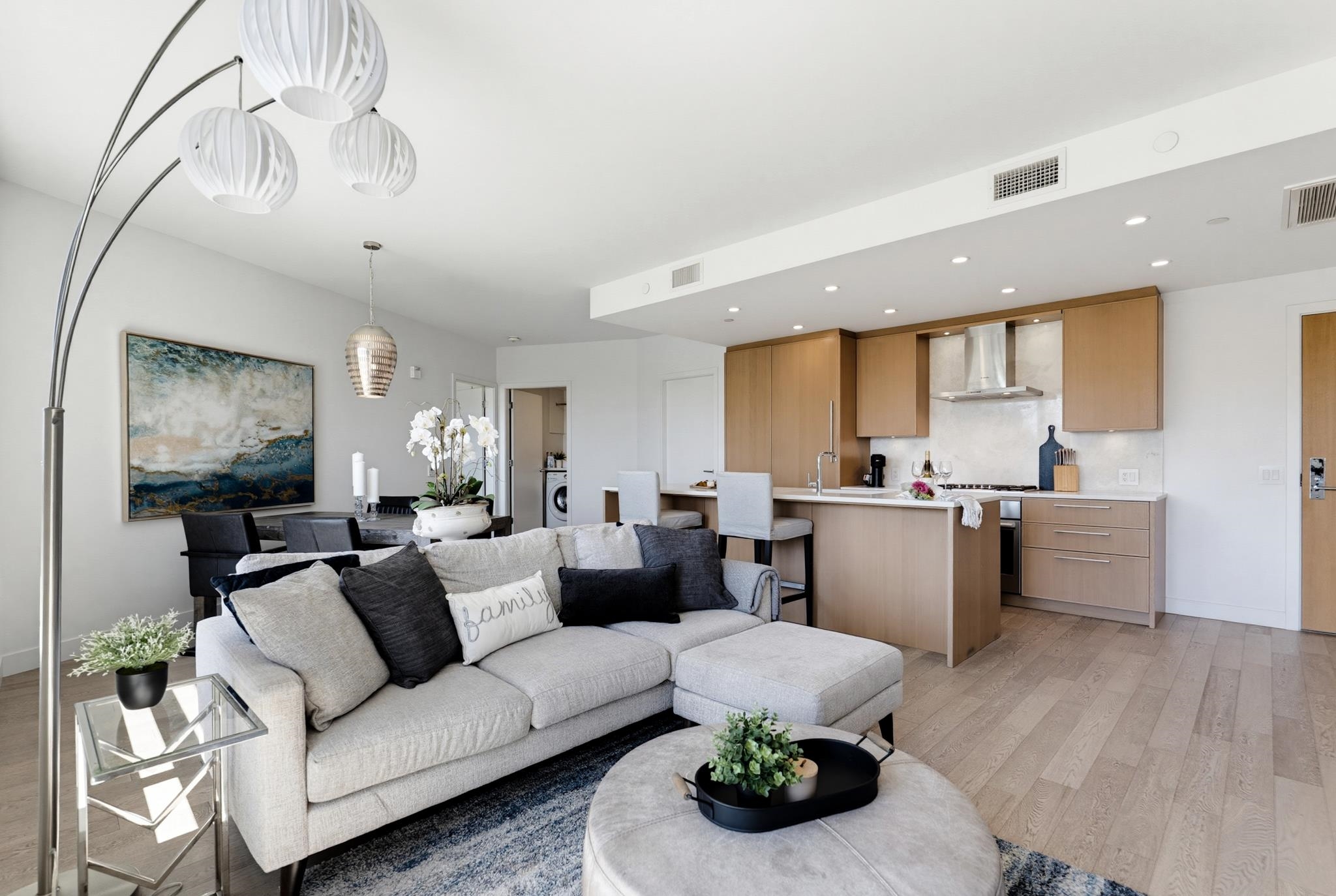 409 3220 Connaught Crescent - MLS&reg; # R3152030